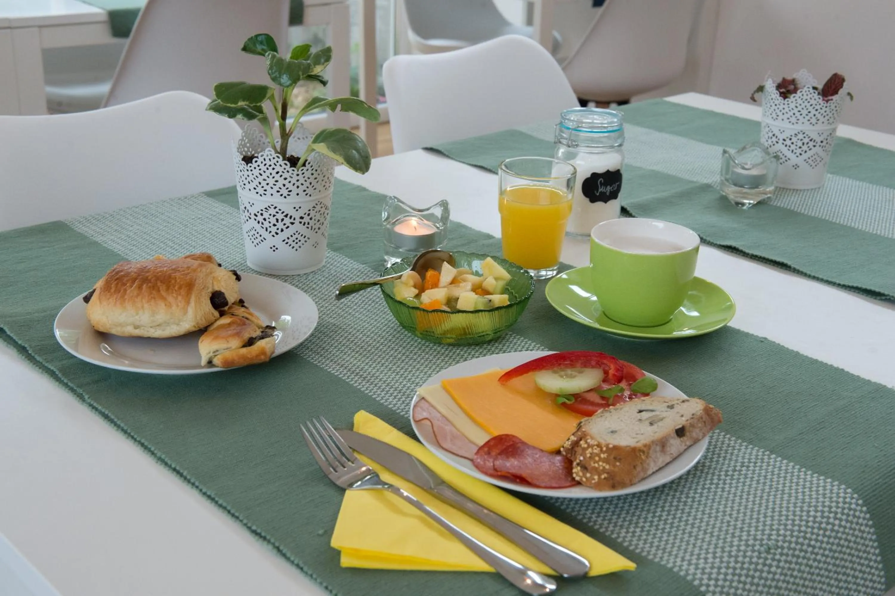 Restaurant/places to eat in B&B Vila Teslova