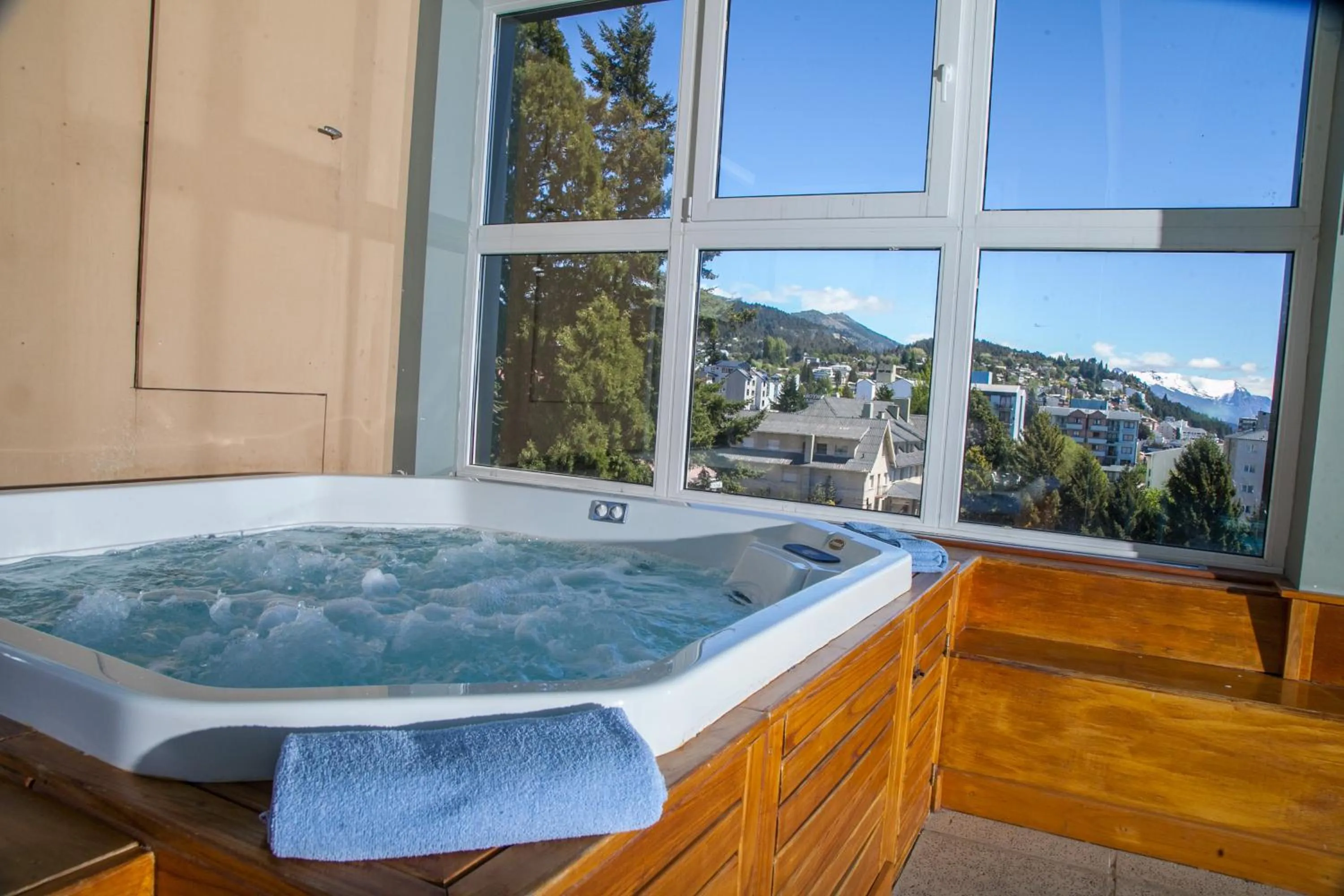 Hot Tub in Monte Claro