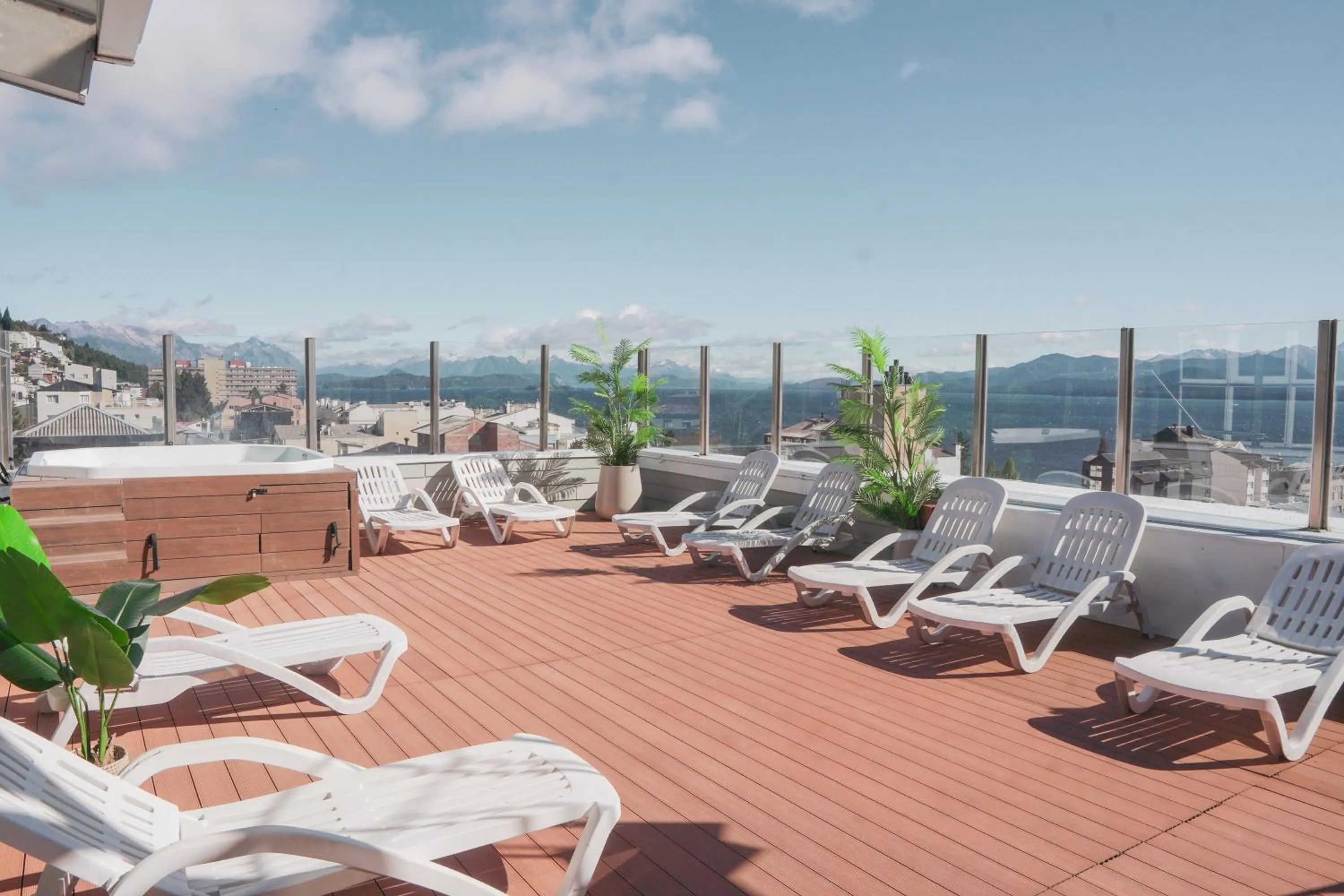 Hot Tub in Monte Claro