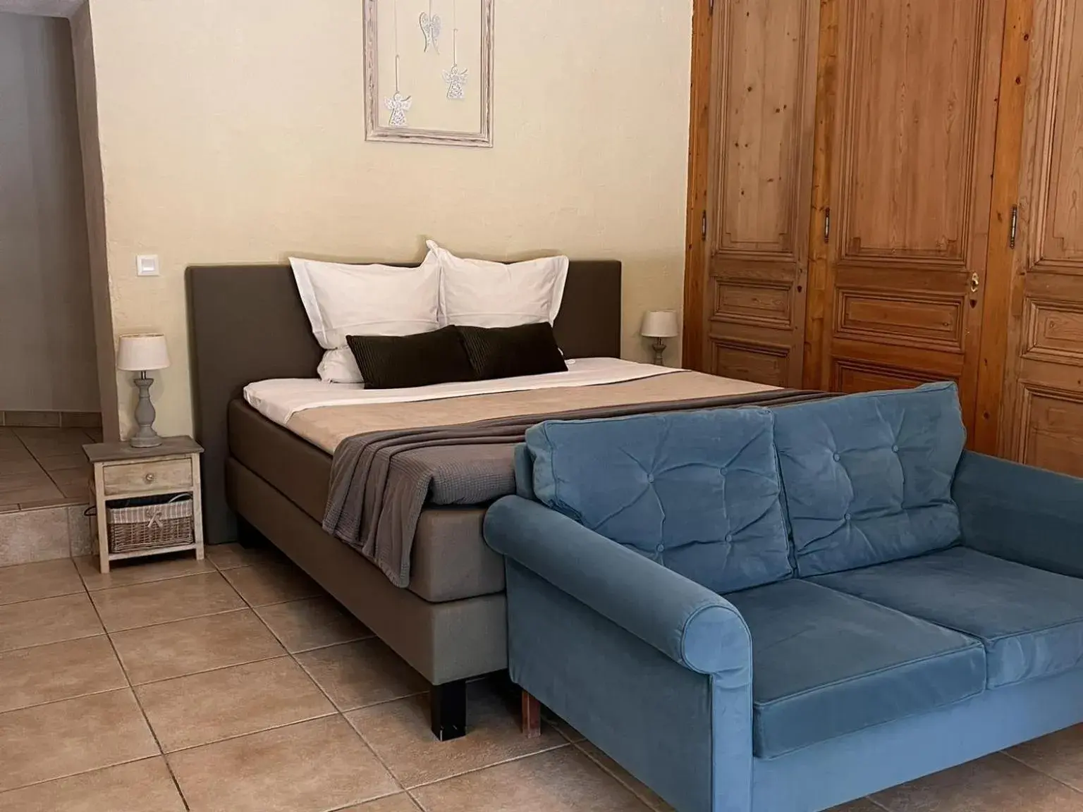 King Room with Garden View in Le Moulin de Montségur King Room with Garden View in Le Moulin de Montségur