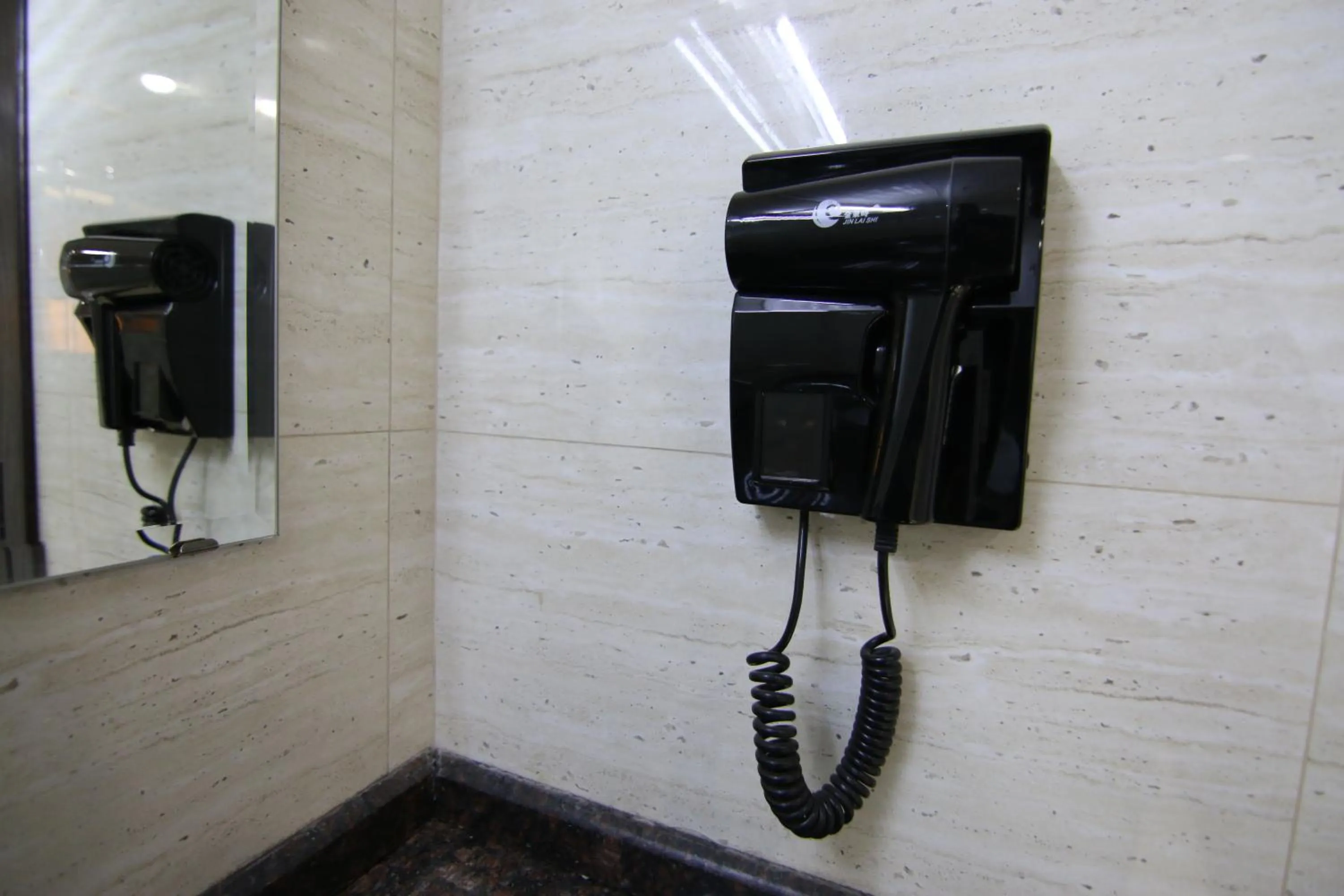 Bathroom in Qaser Al-Sultan Hotel Suites