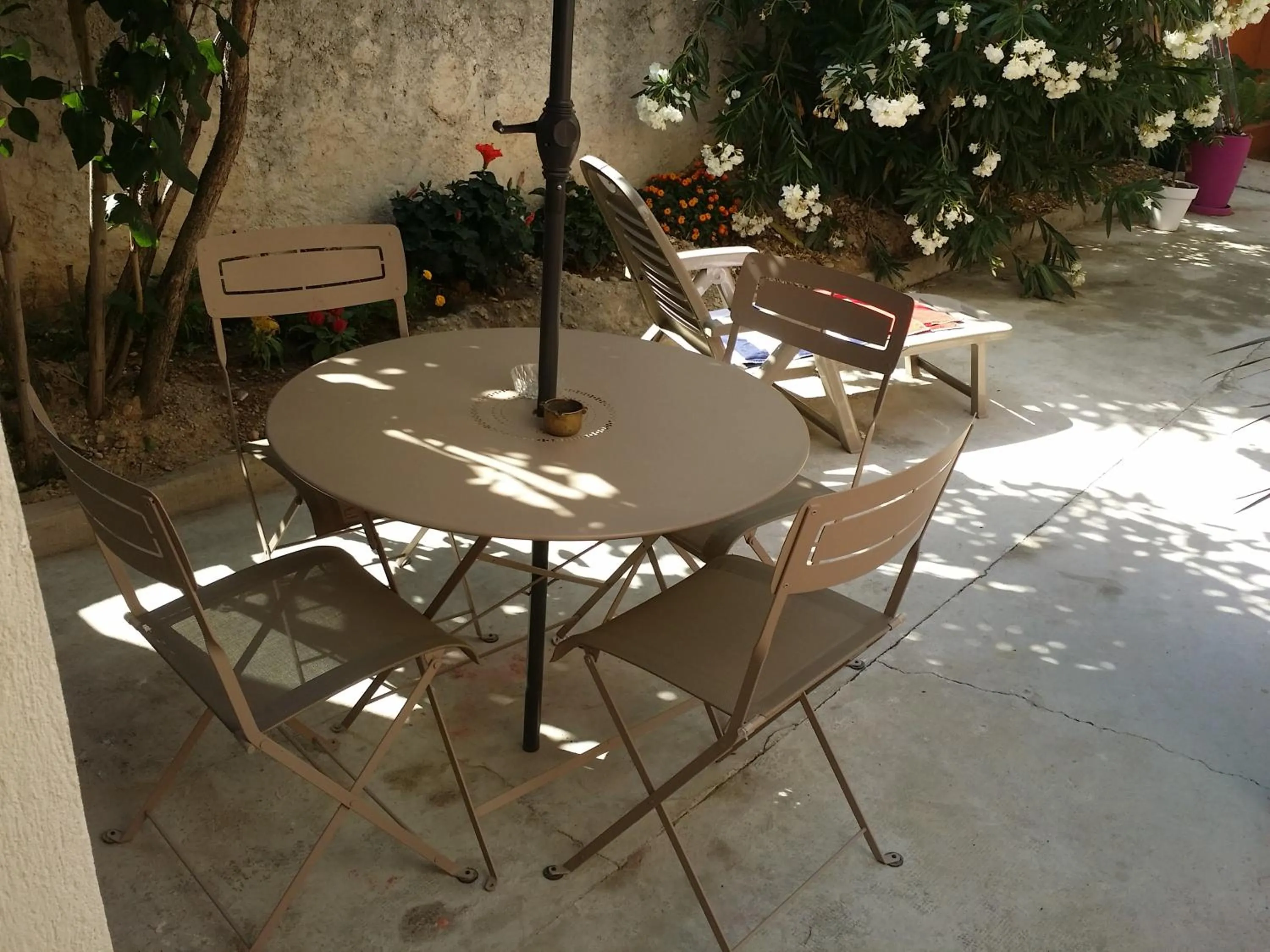 Garden view in Casa Ammirati Marseille