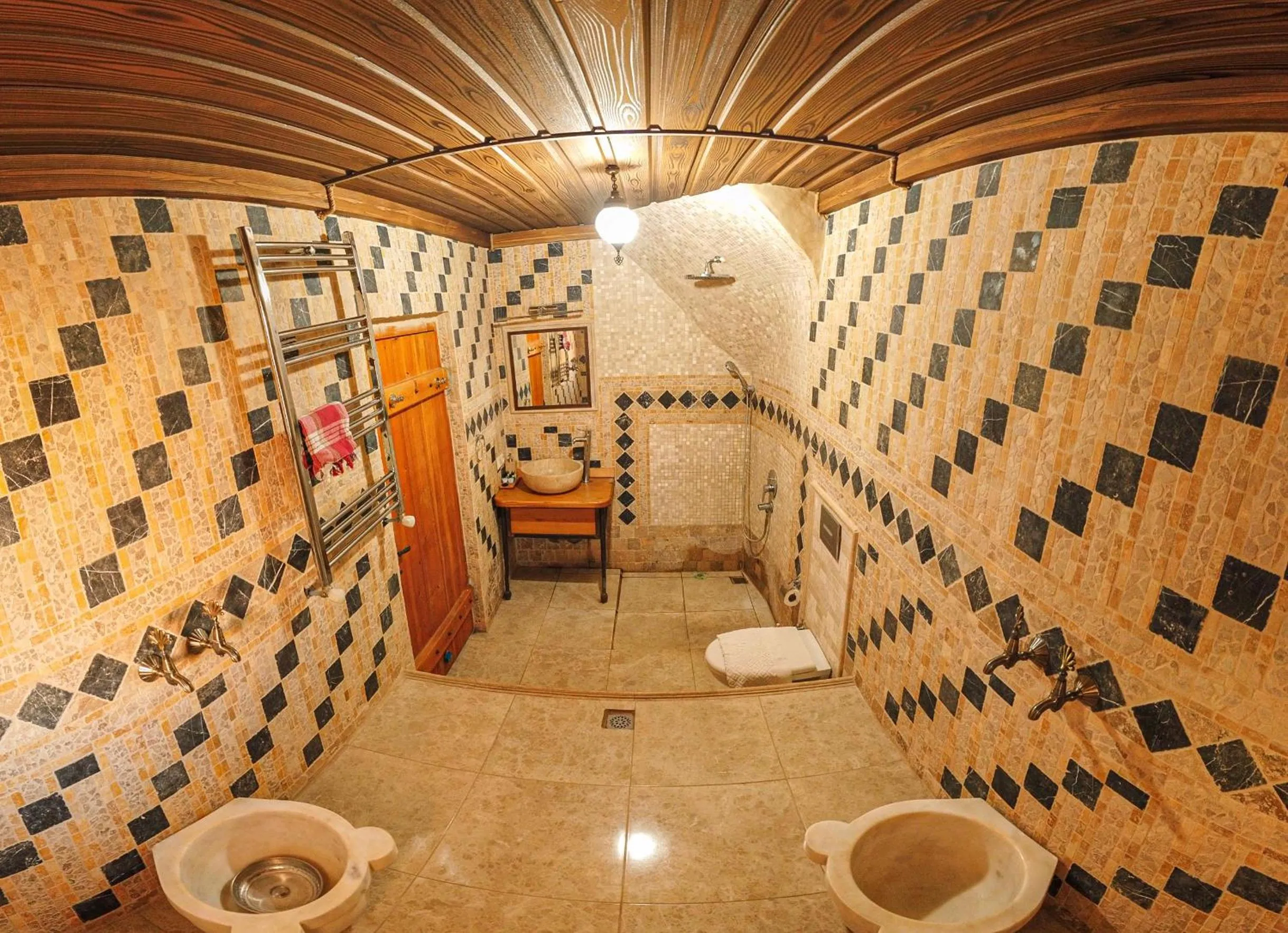 Toilet in Angel Cave Suite