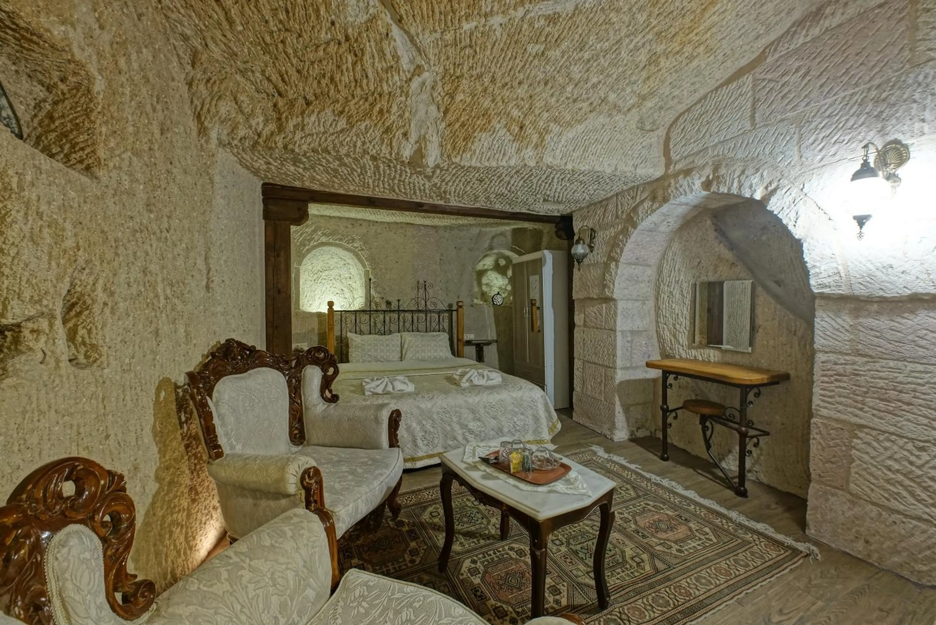 Living room in Angel Cave Suite