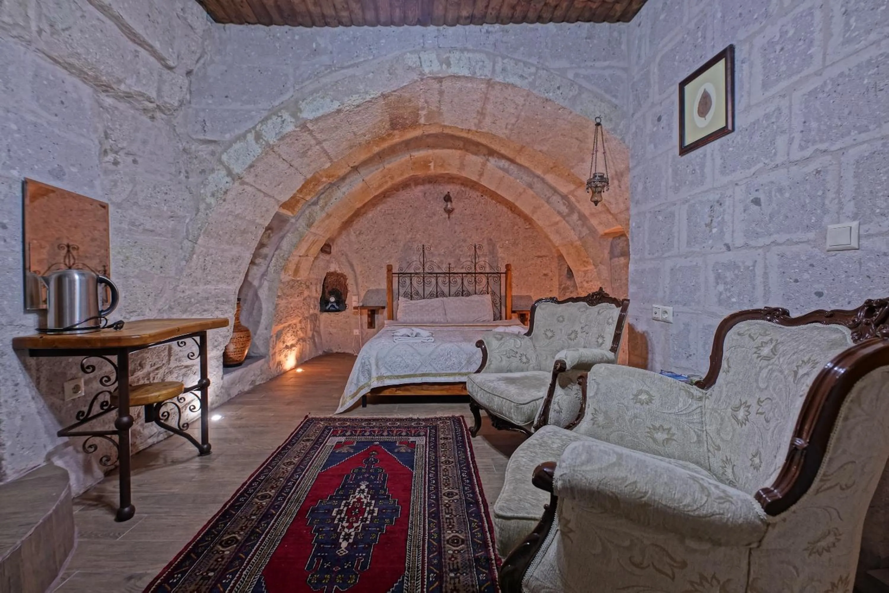 Living room in Angel Cave Suite