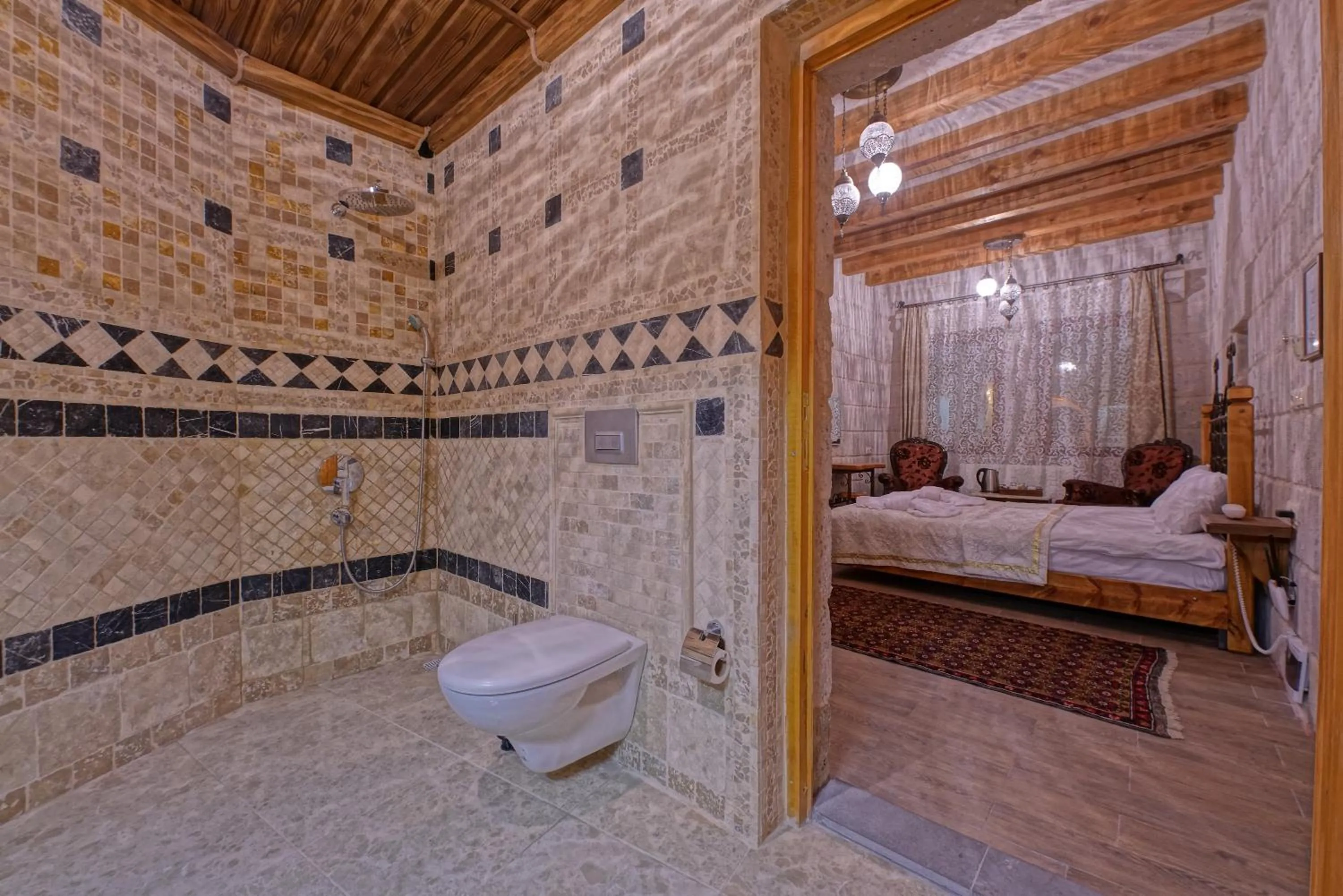 Toilet in Angel Cave Suite