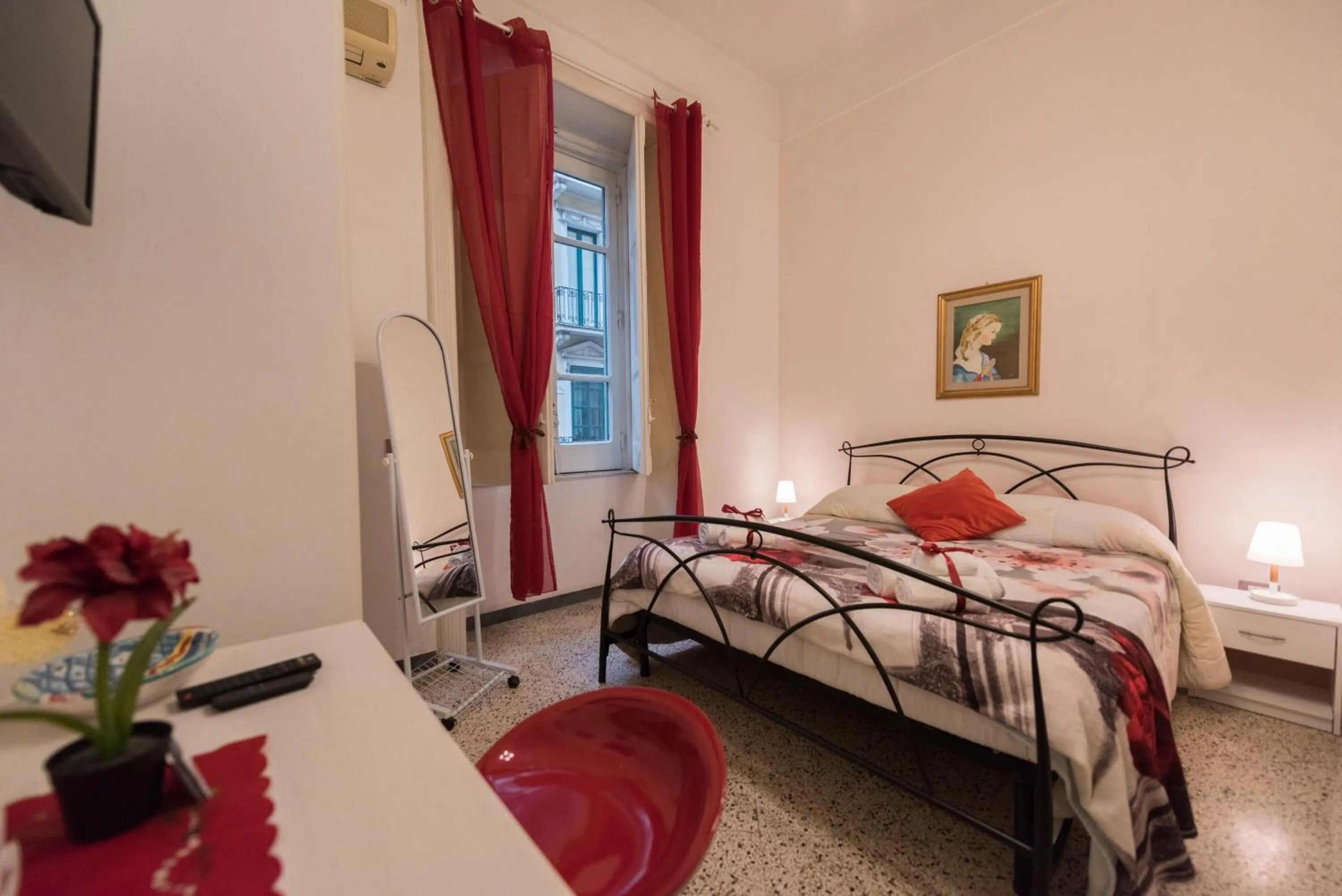 Photo of the whole room in Tyrrenium Salerno