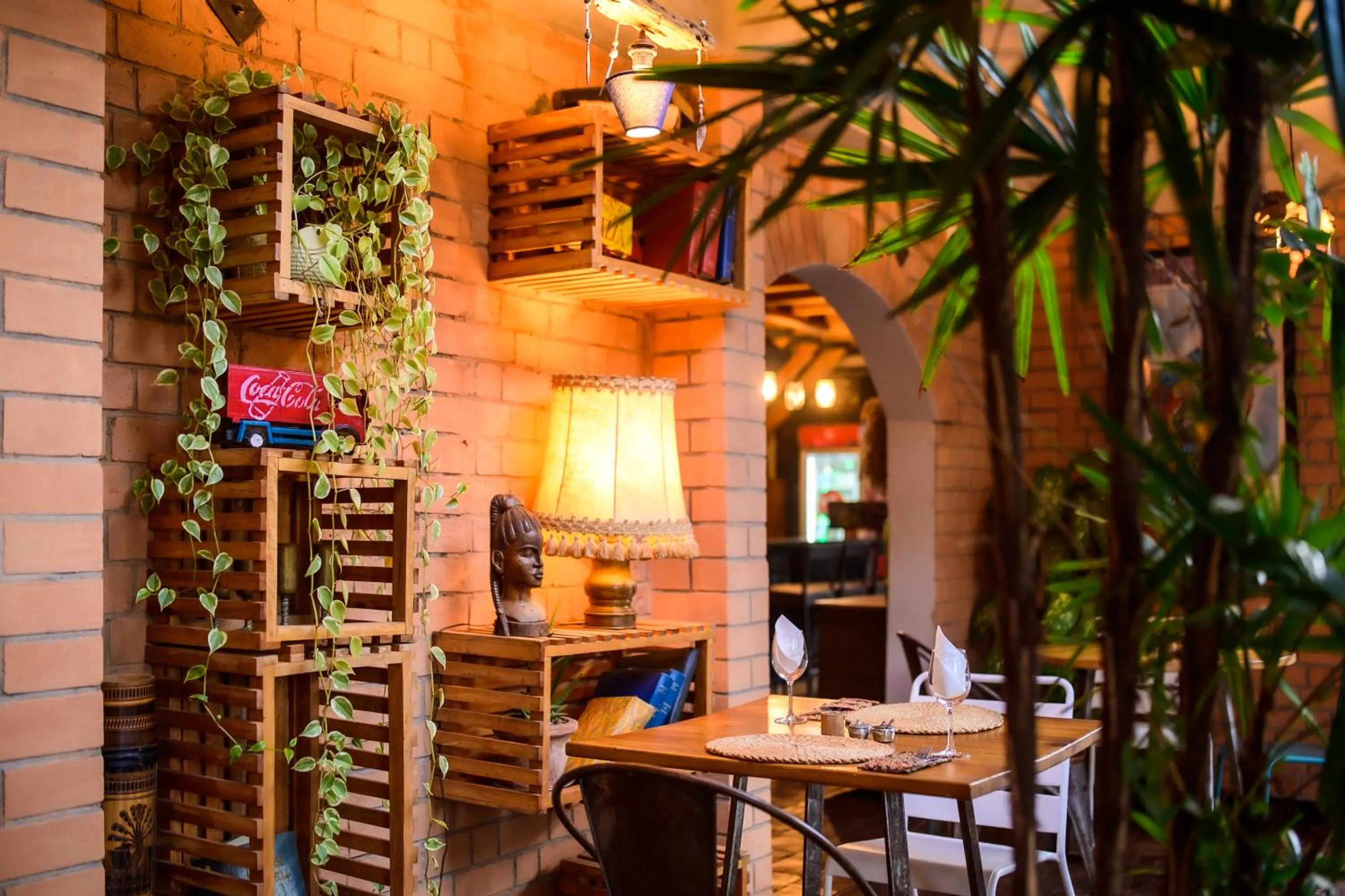 Restaurant/places to eat in Le Chat'o Park Hotel Ivato Airport NAVETTE GRATUITE H24