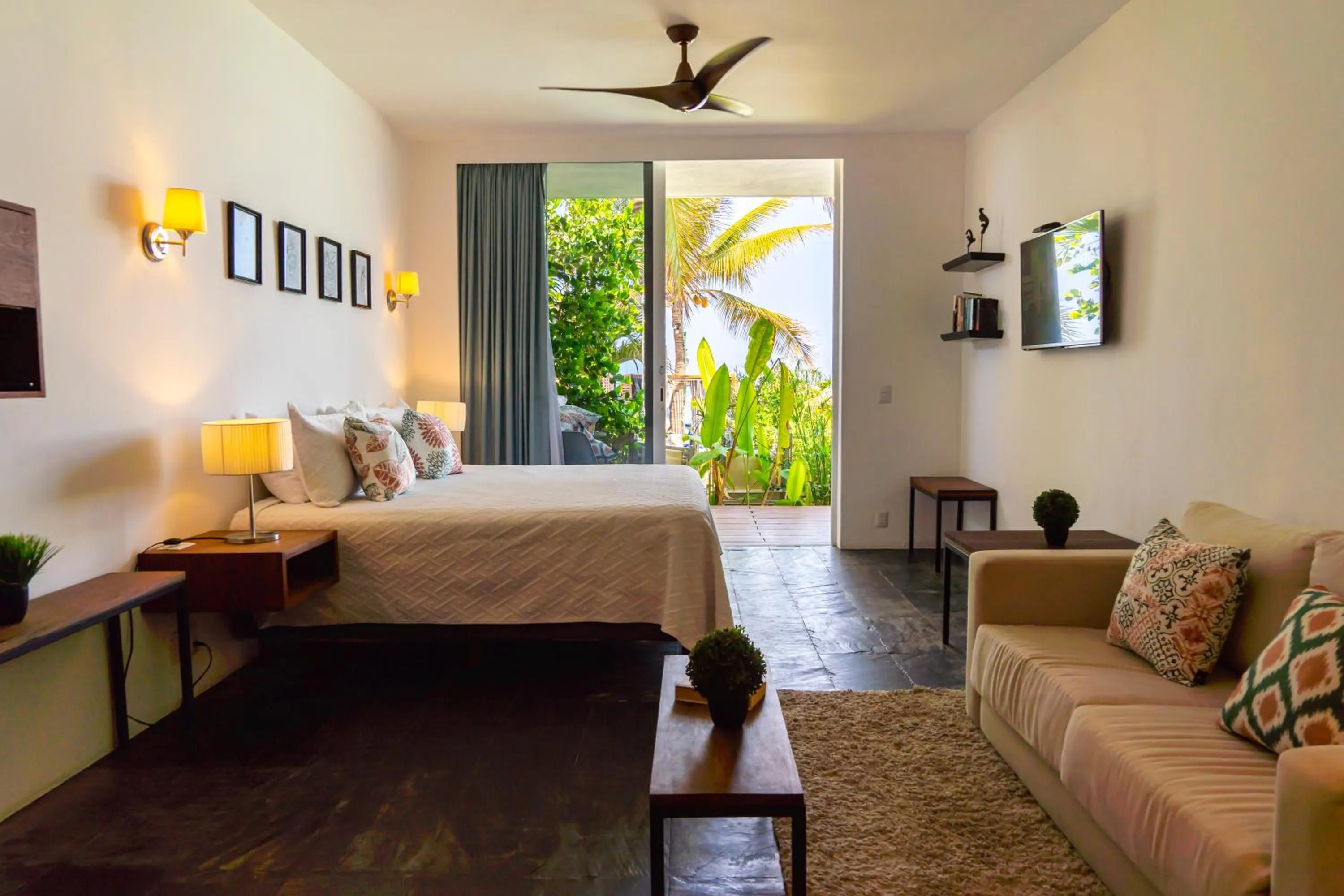 Bed in Suites at Sapphire Ocean Club