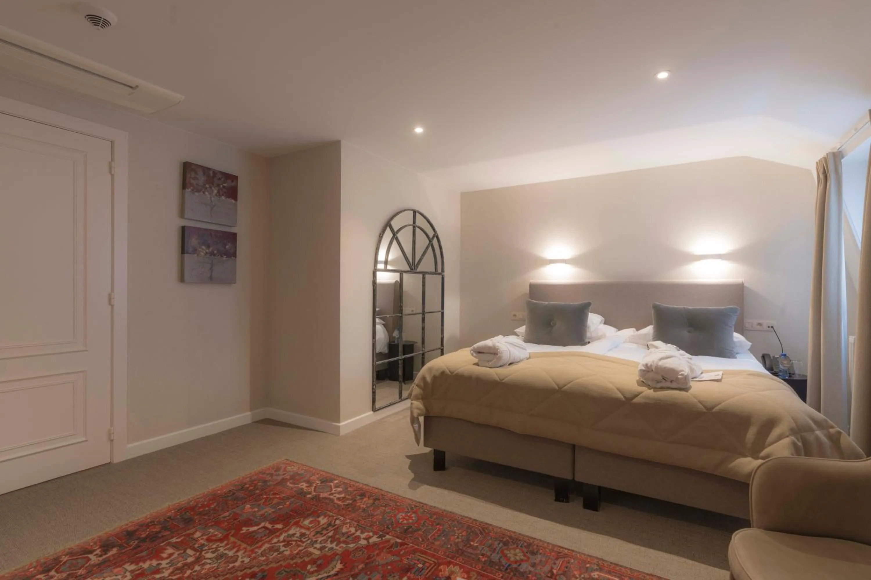 Bedroom, Bed in Hotel Lugano