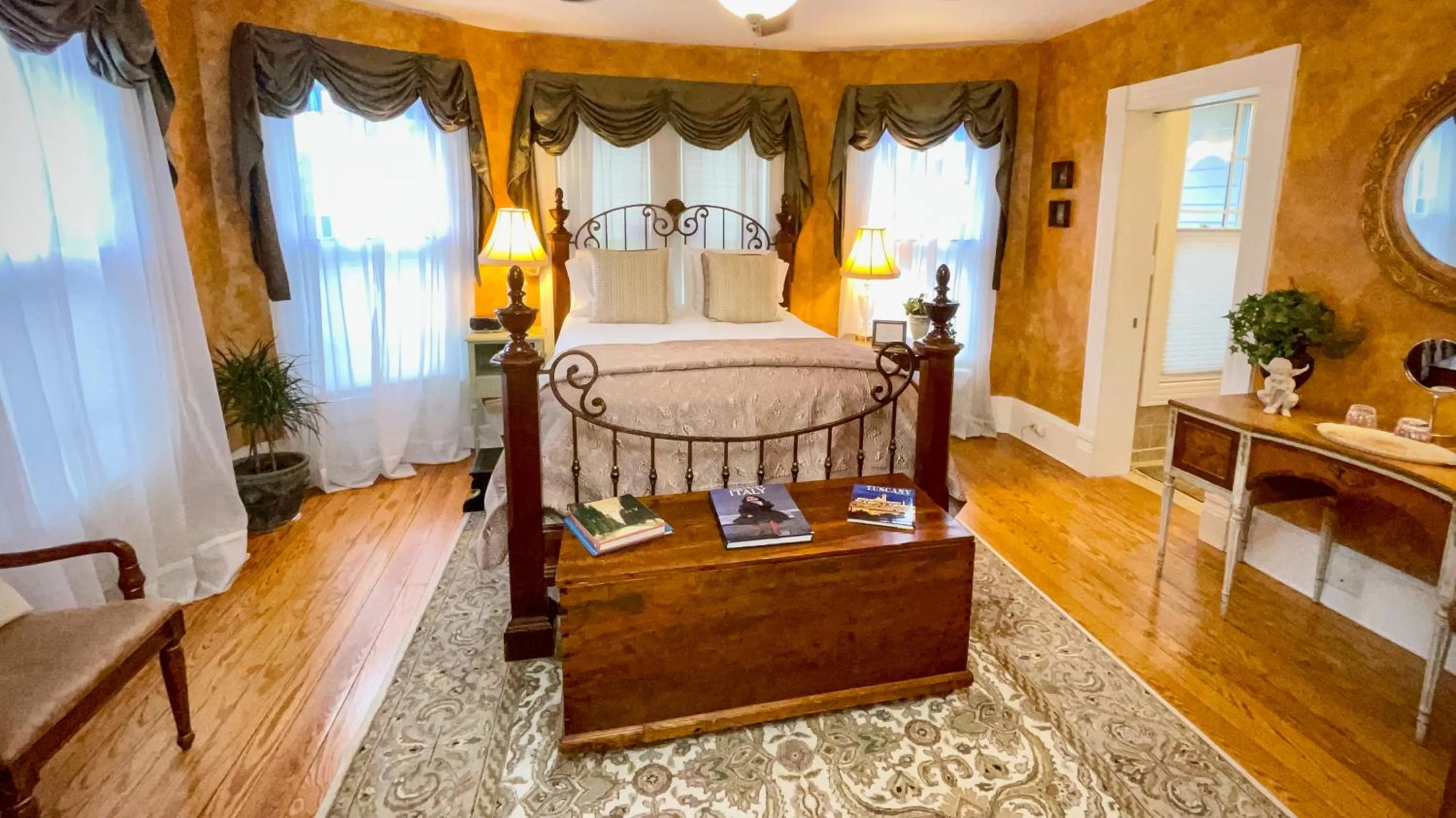 Bed in The Inn at Onancock