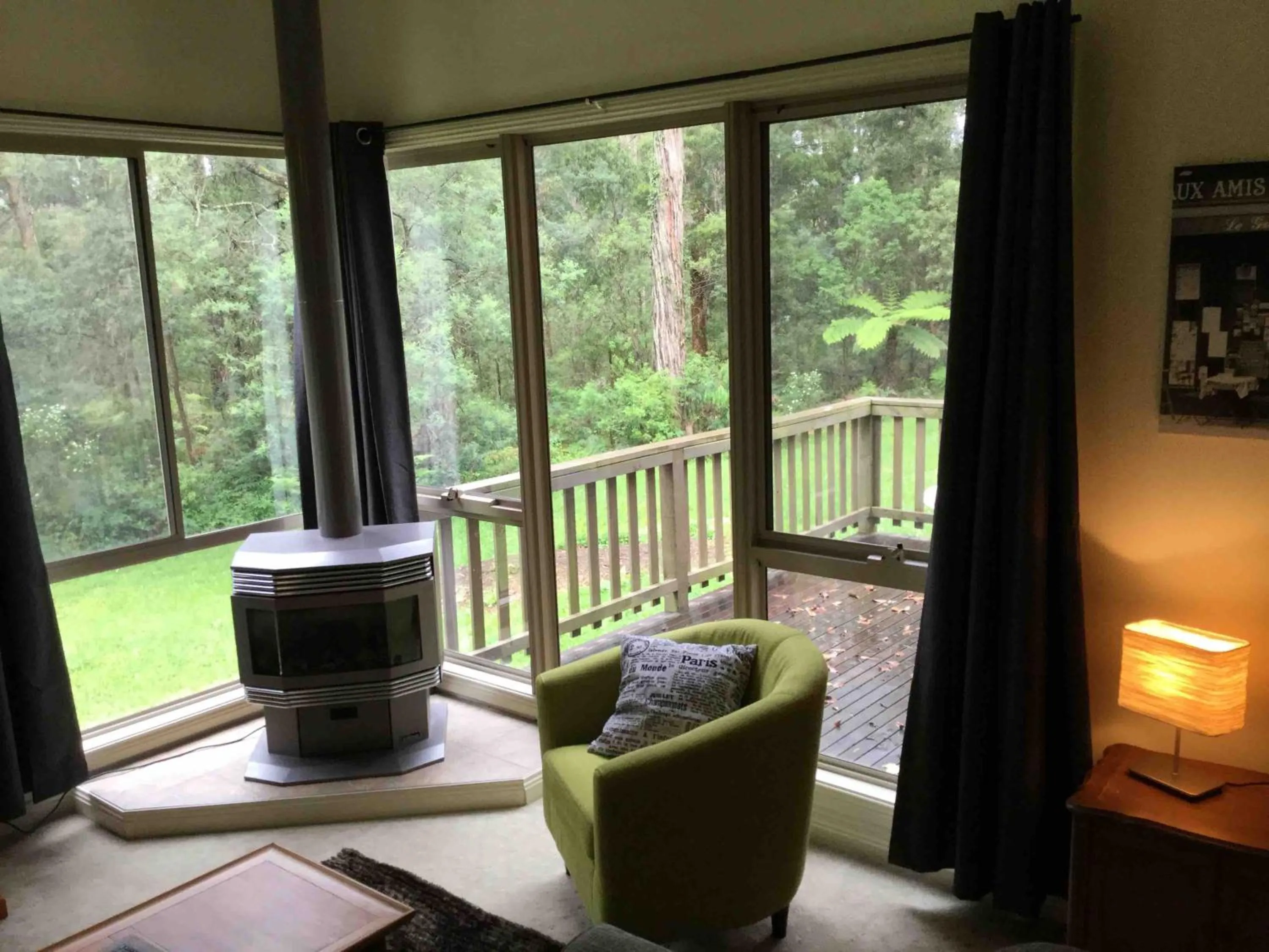 Living room in Emerald Creek Cottages