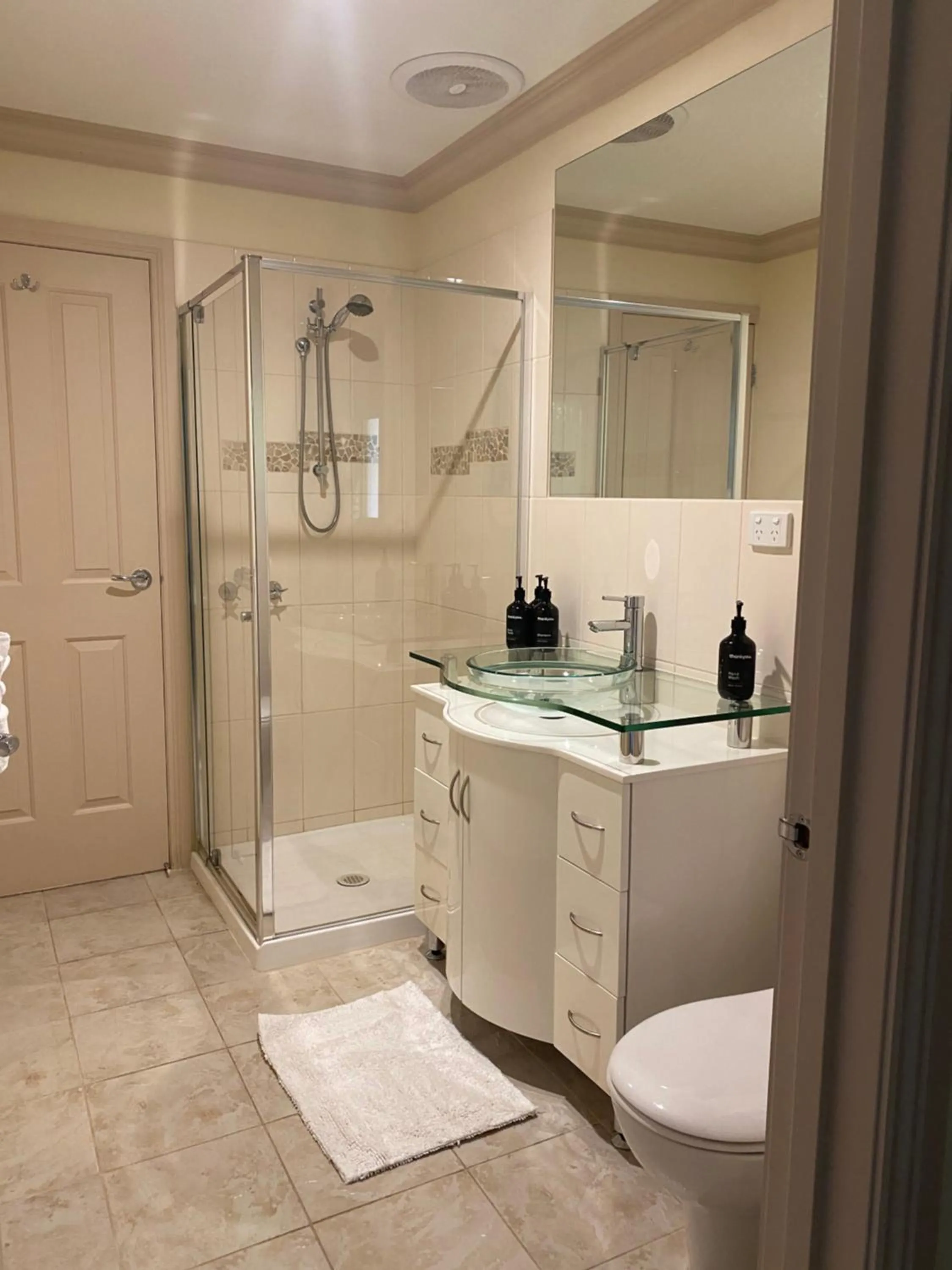 Emerald Creek Cottages