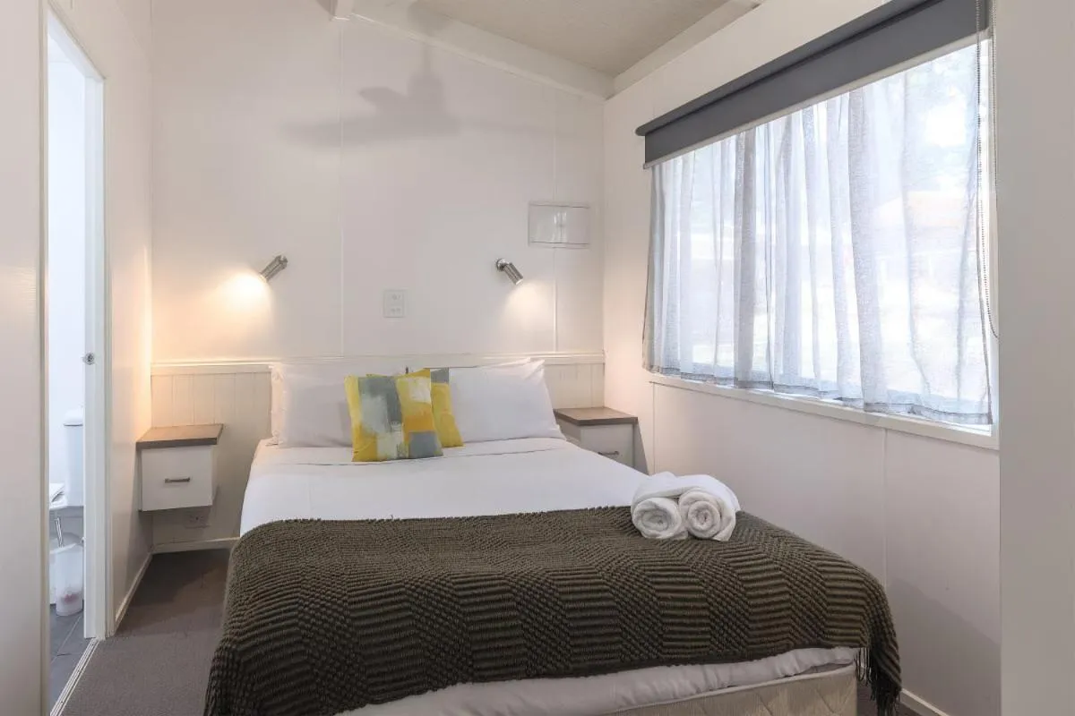 Bedroom, Bed in Daylesford Holiday Park