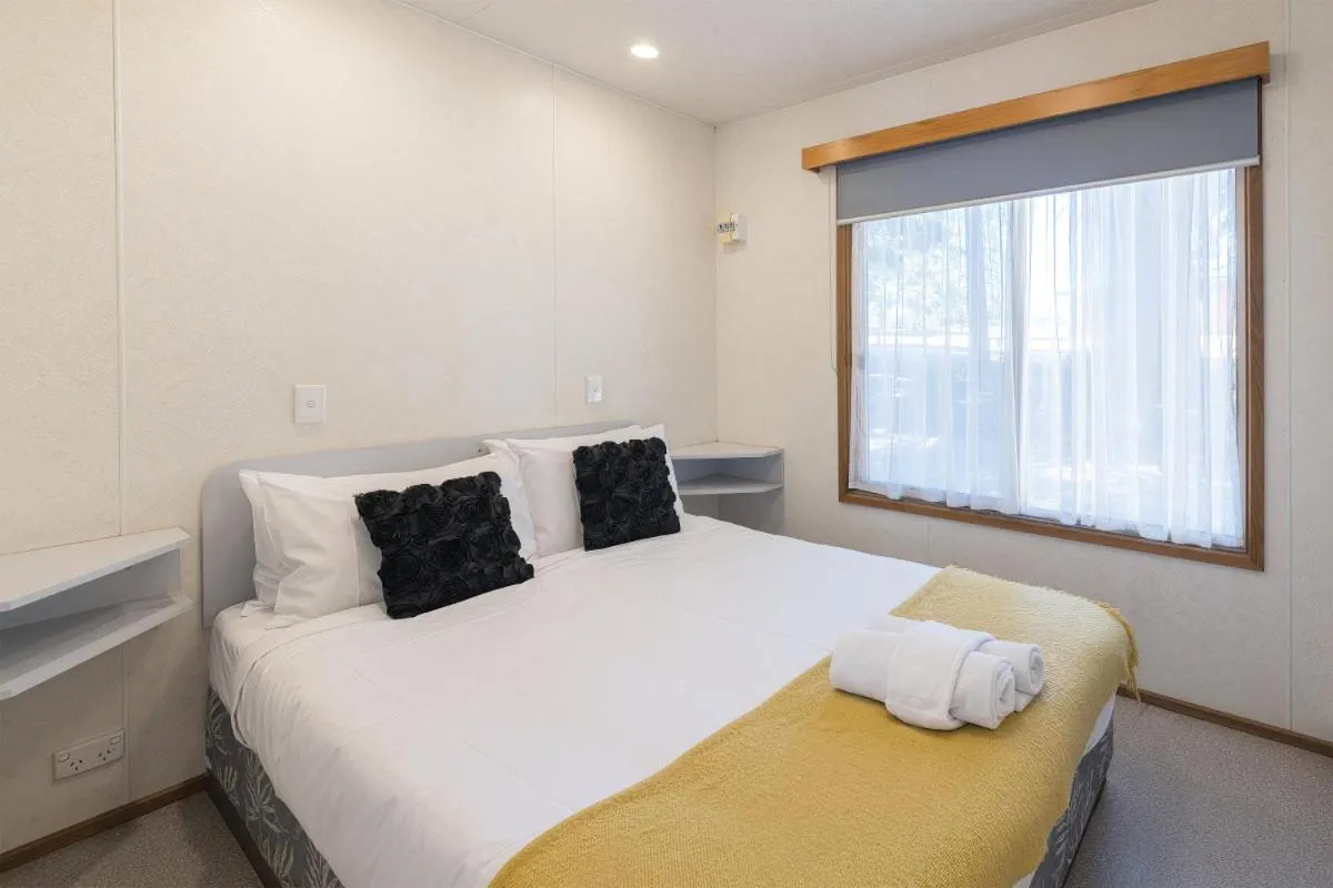 Bedroom, Bed in Daylesford Holiday Park