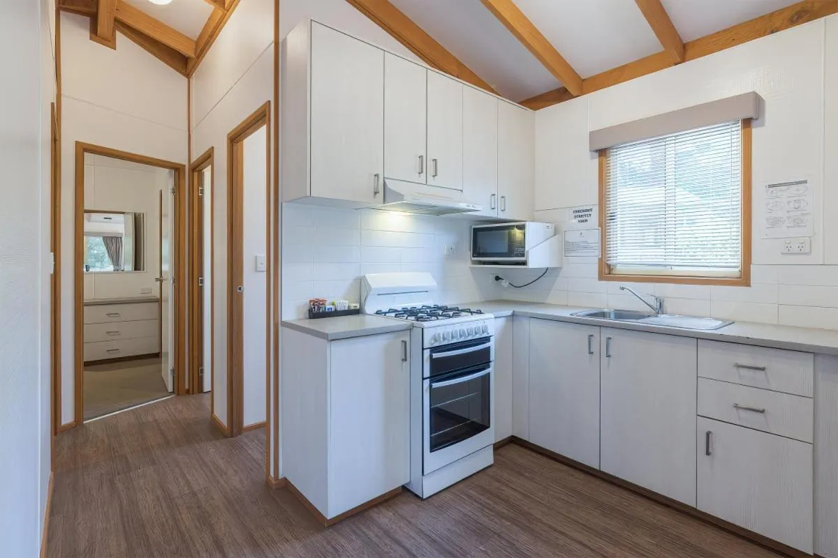Kitchen or kitchenette in Daylesford Holiday Park