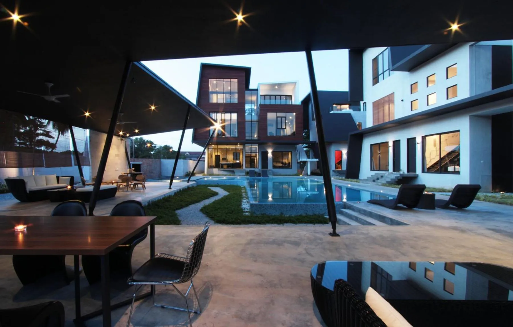 Property building in Villa Lot 1638