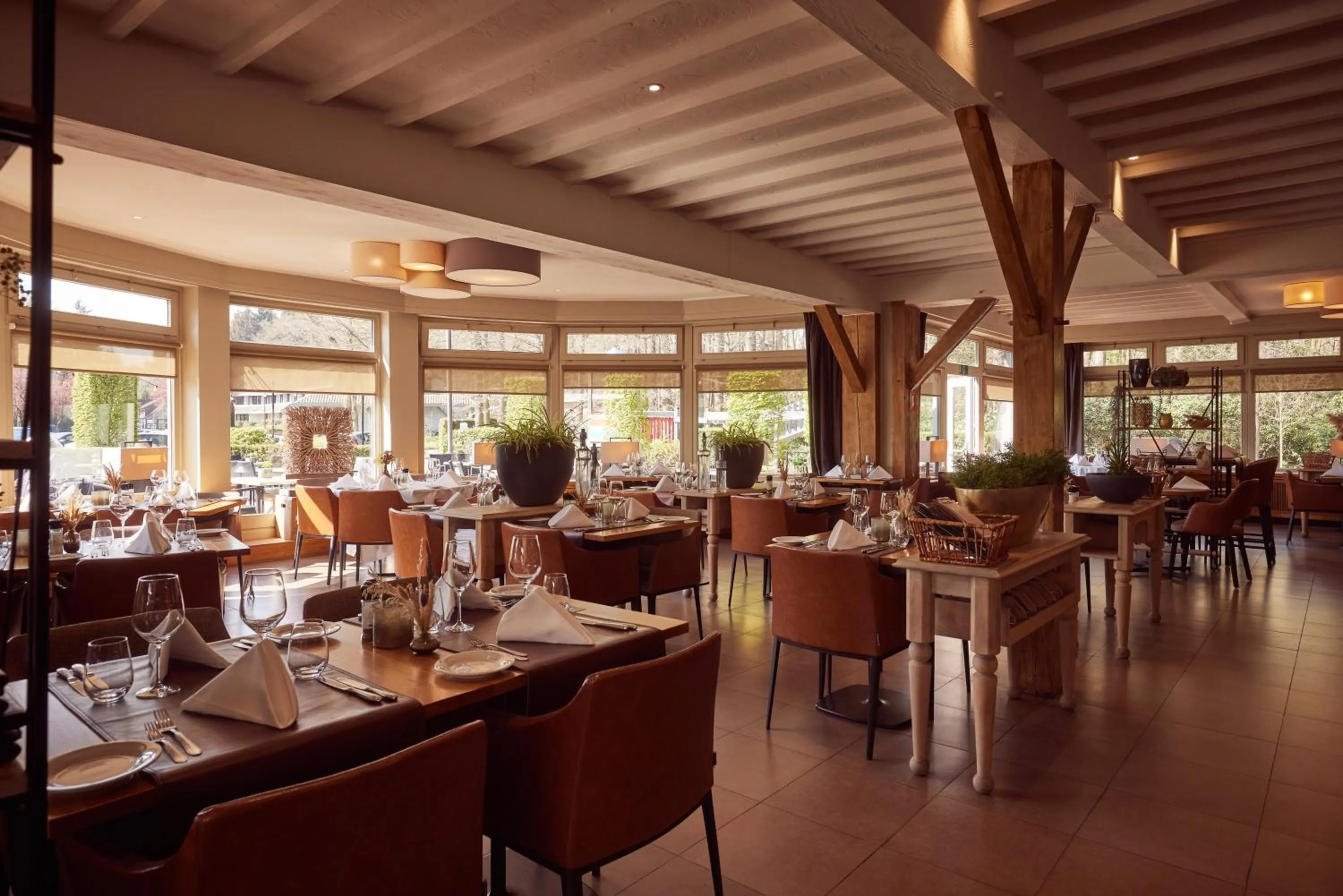 Restaurant/places to eat in Van der Valk Hotel Dennenhof