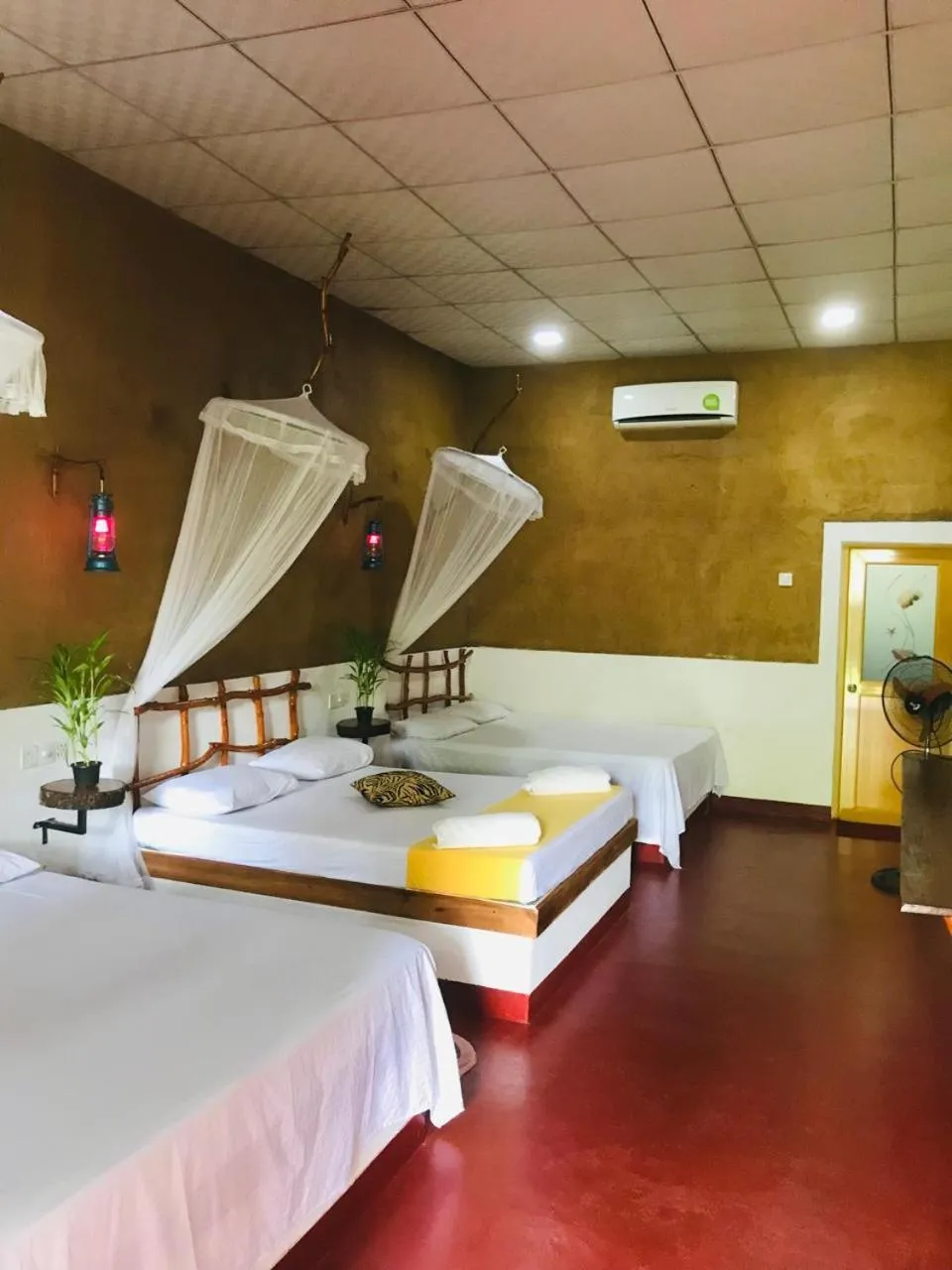 Bedroom, Bed in Nature lovers Safari Cottage