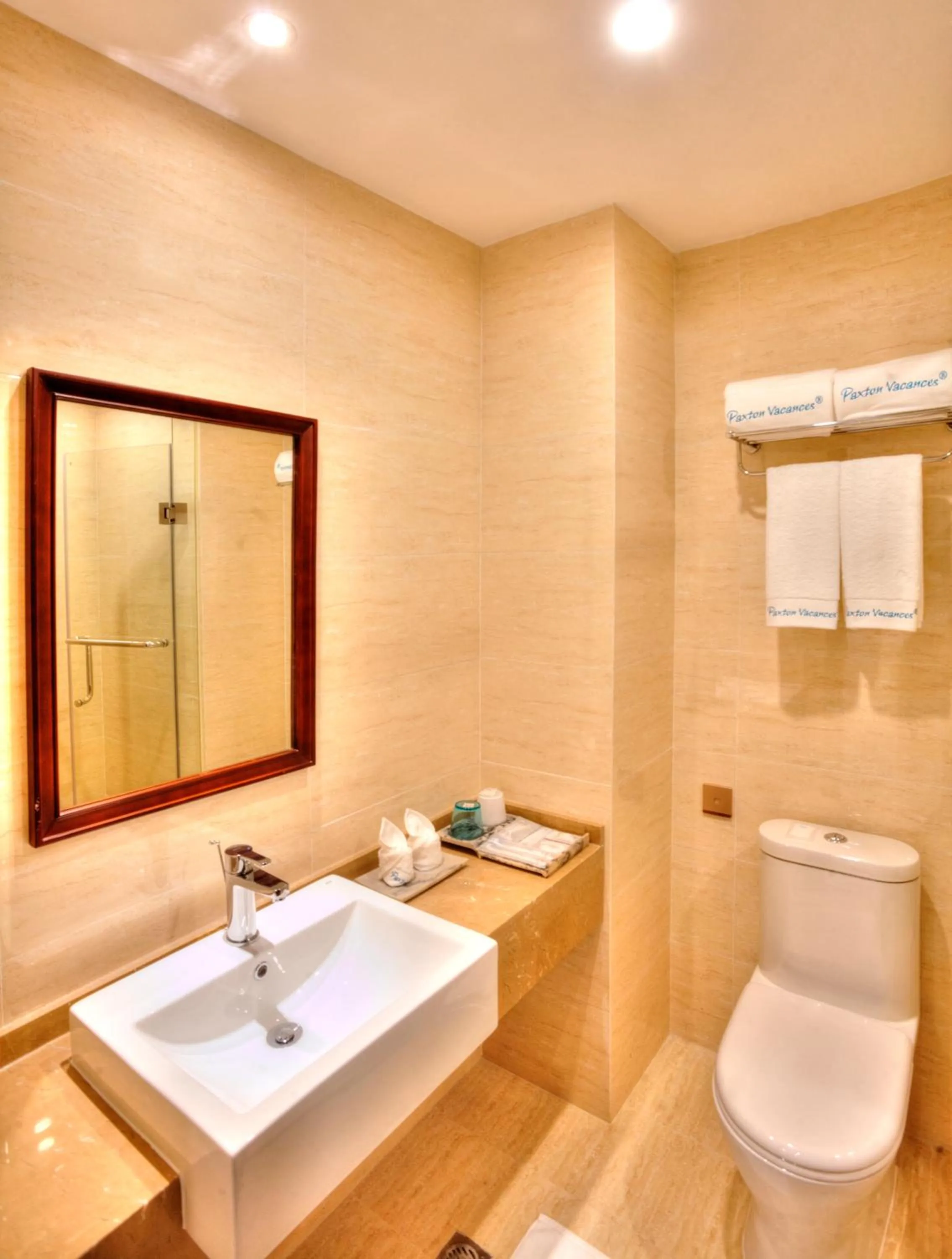 Bathroom in Paxton Vacances Hotel & Suite Sanya