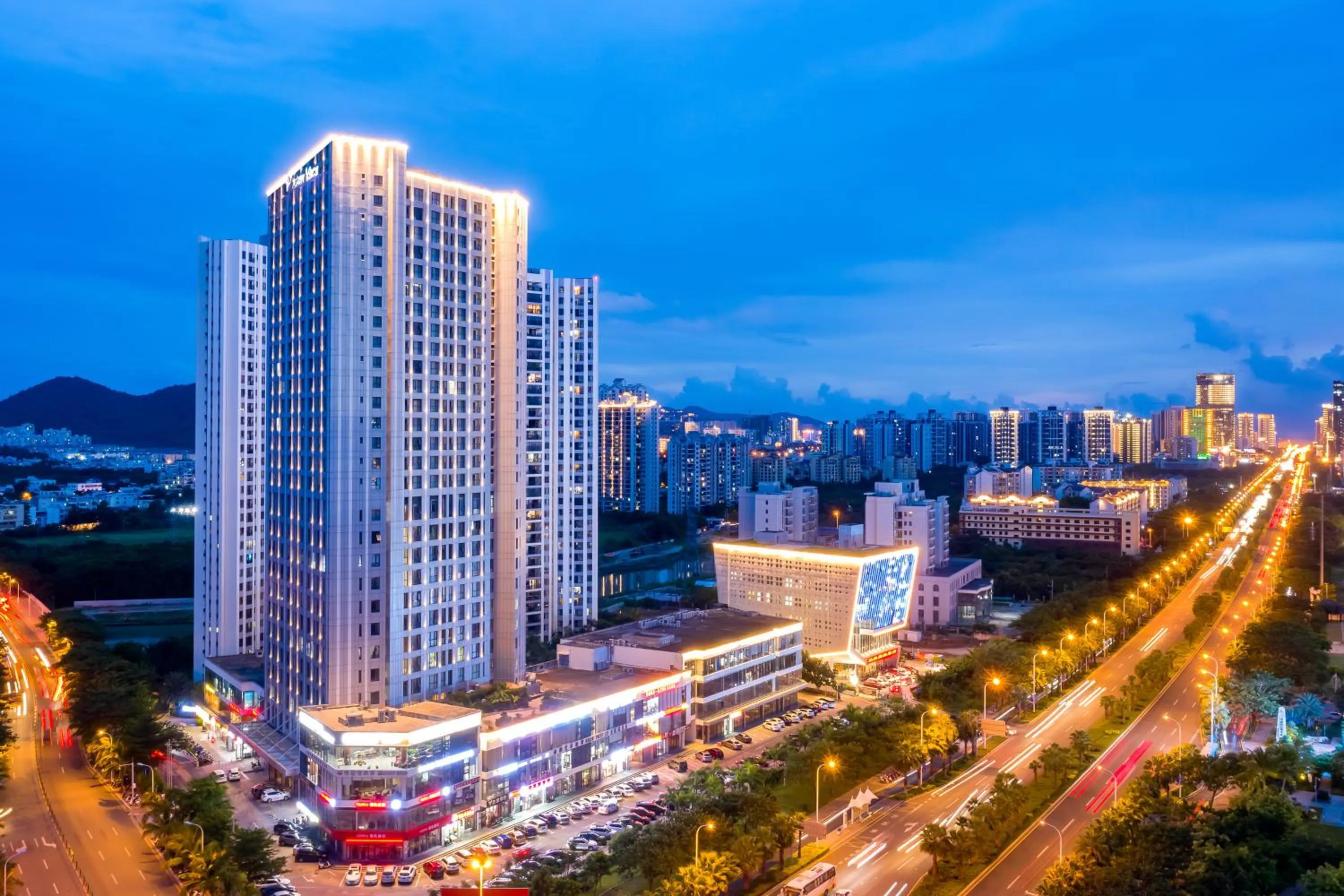 Property building in Paxton Vacances Hotel & Suite Sanya