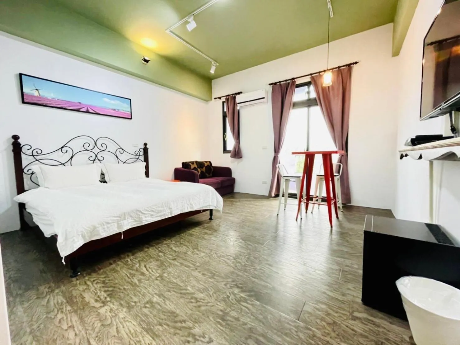 Bed in Sea breeze Inn