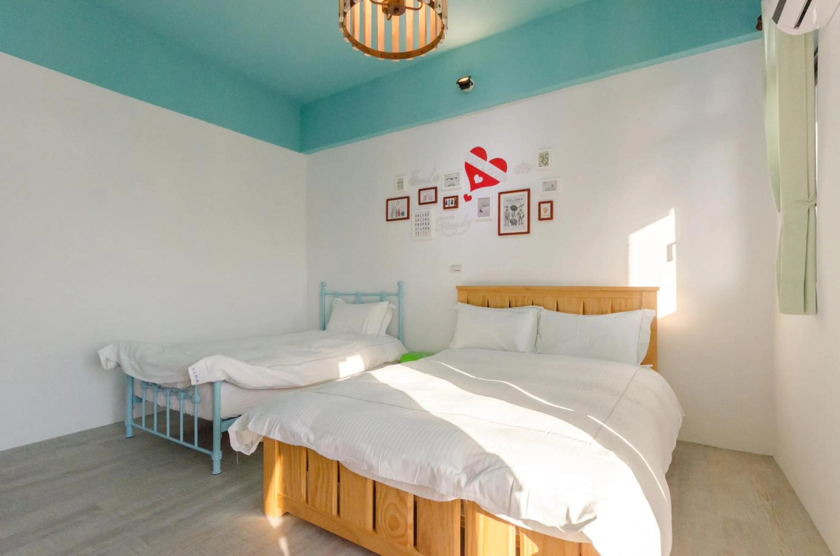 Bed in Sea breeze Inn