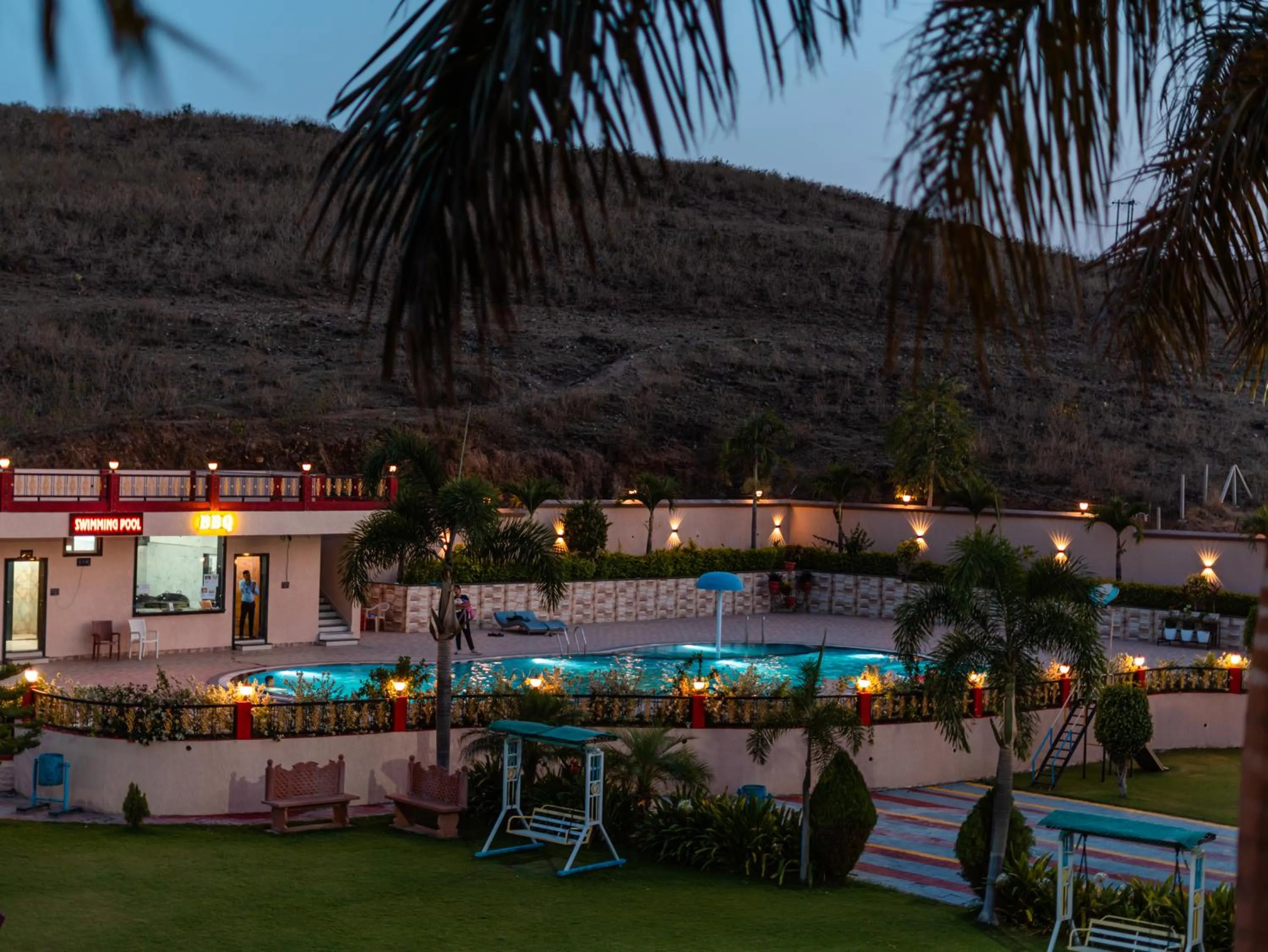 Pool view in Hotel Royal Palace