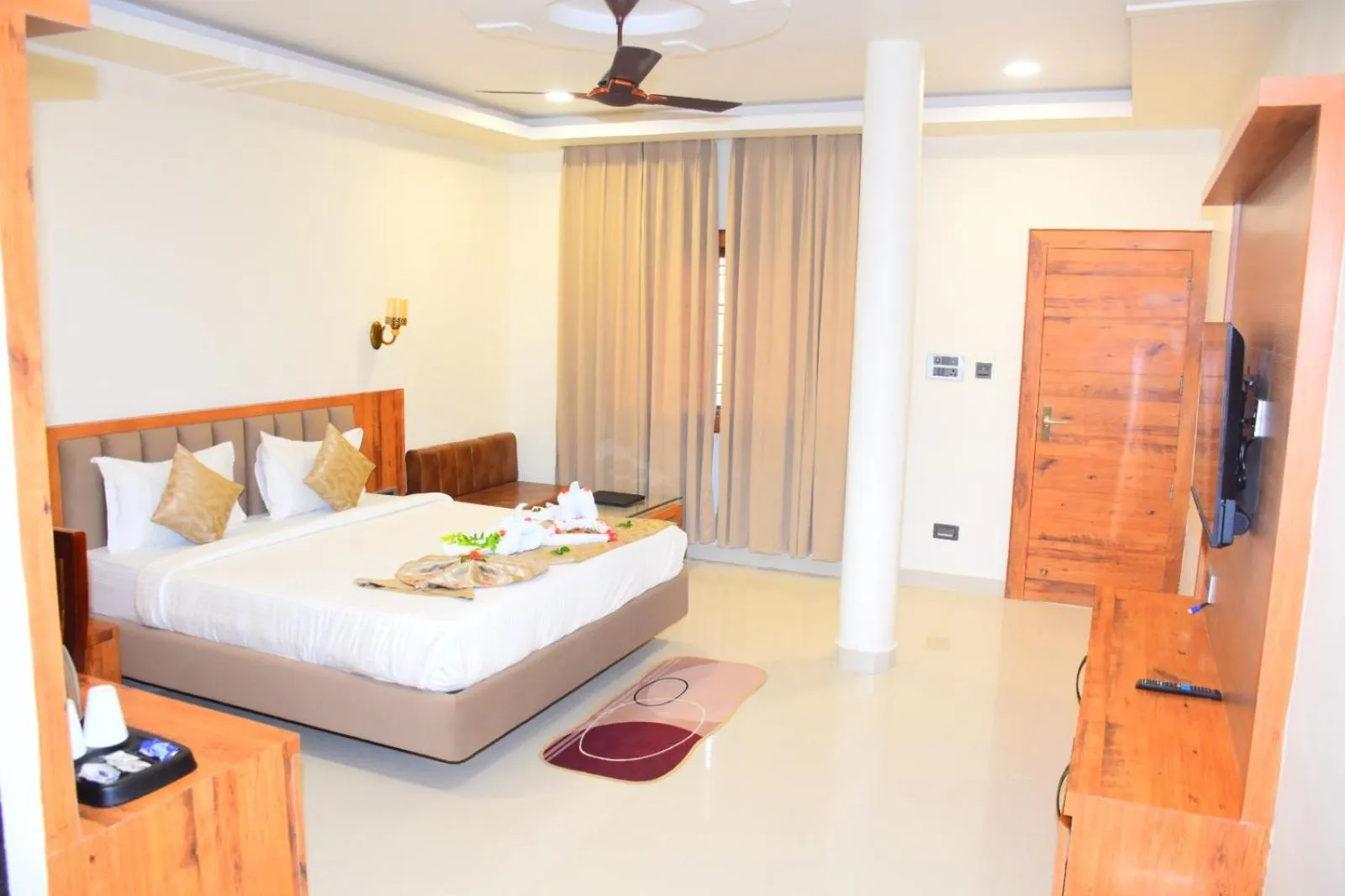 Bedroom, Bed in Hotel Royal Palace