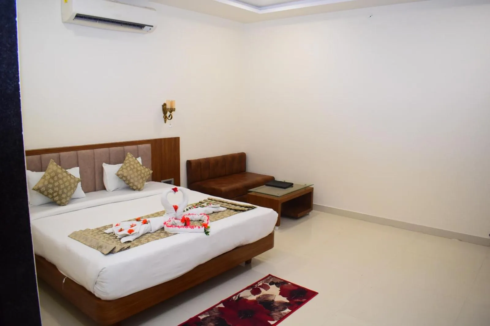 Bedroom, Bed in Hotel Royal Palace