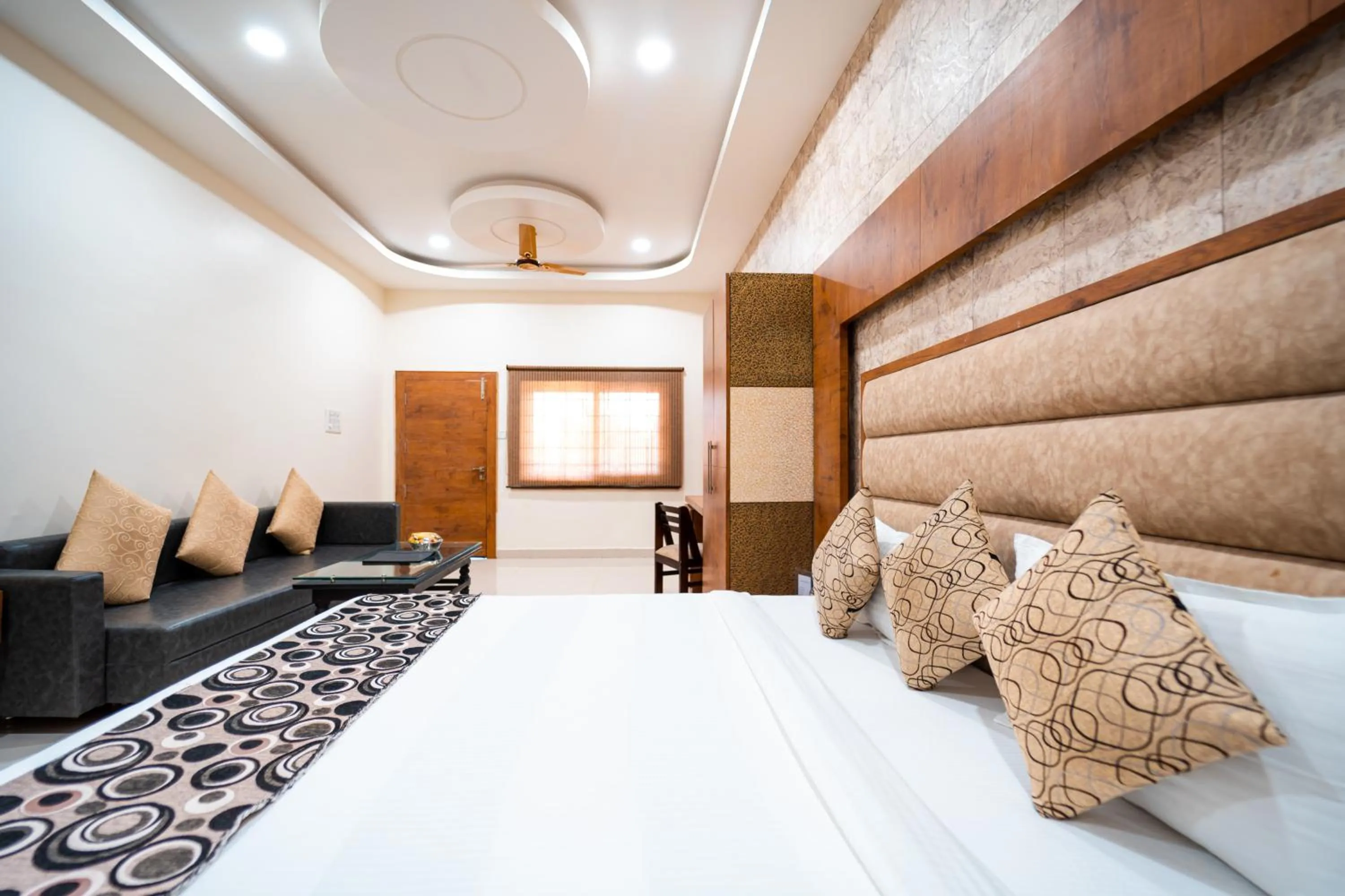 Bedroom, Bed in Hotel Royal Palace