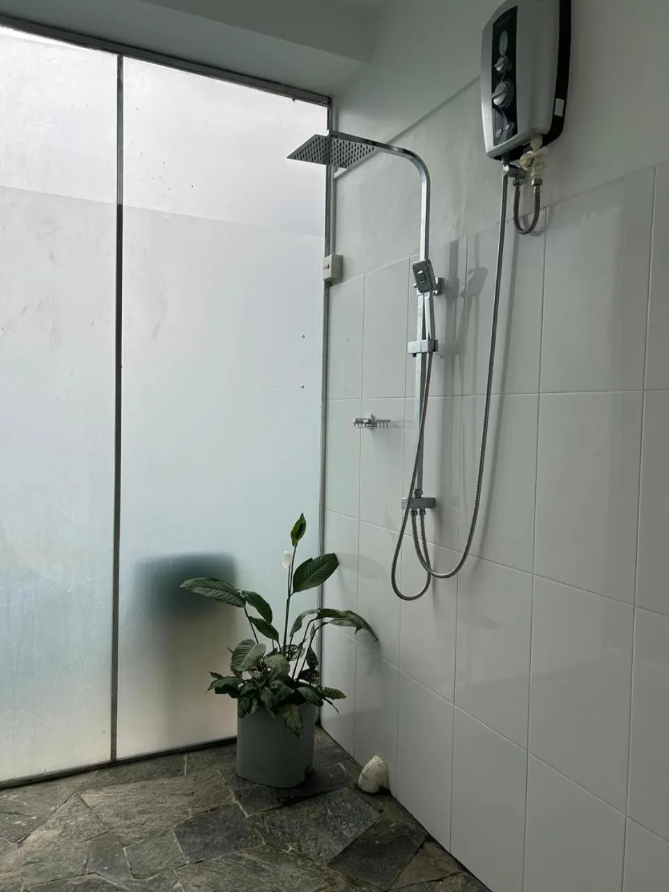 Shower in Range Kandy