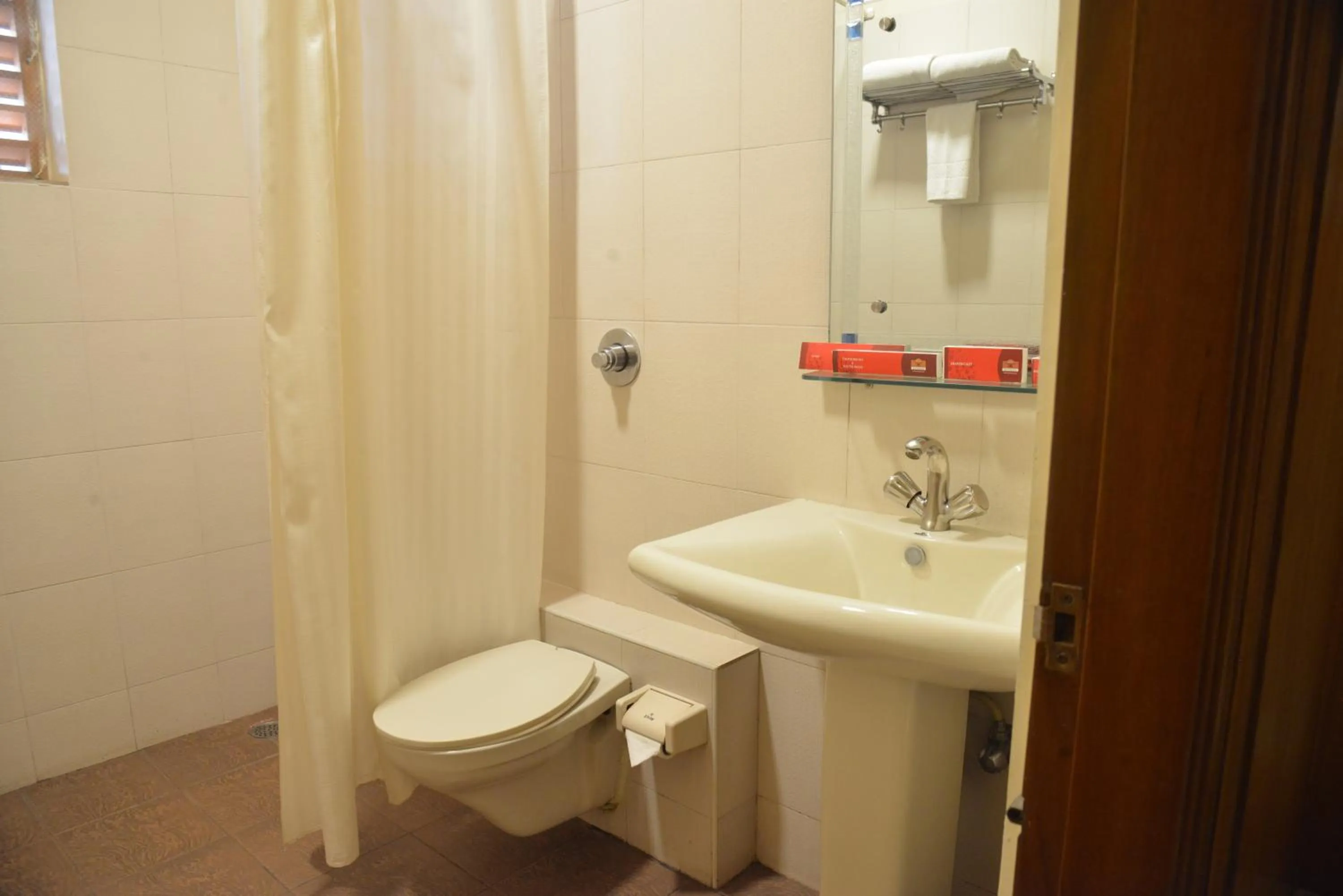 Bathroom in Pai Vista, KR Road