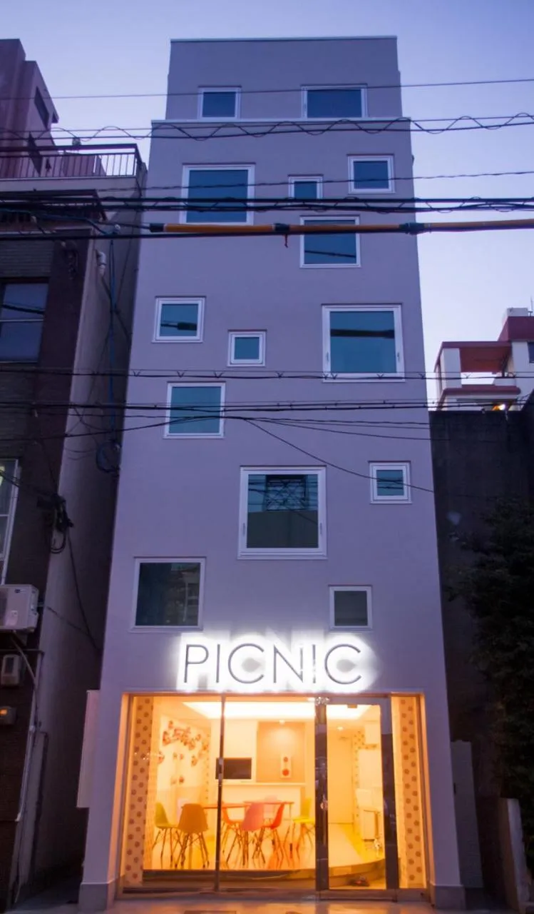 Facade/entrance in Picnic Hostel Osaka
