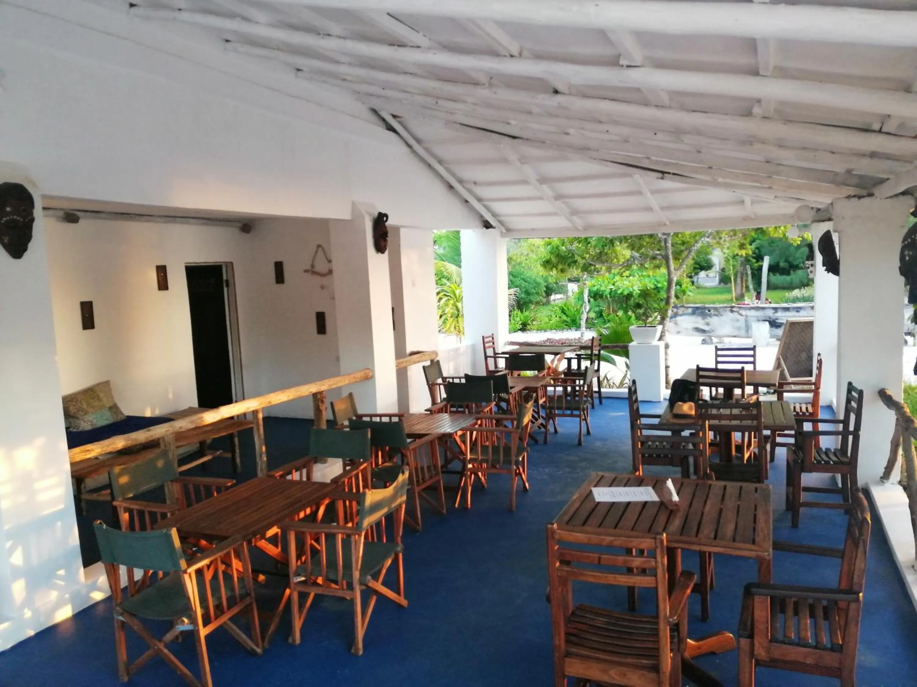 Restaurant/places to eat in Pemba Paradise