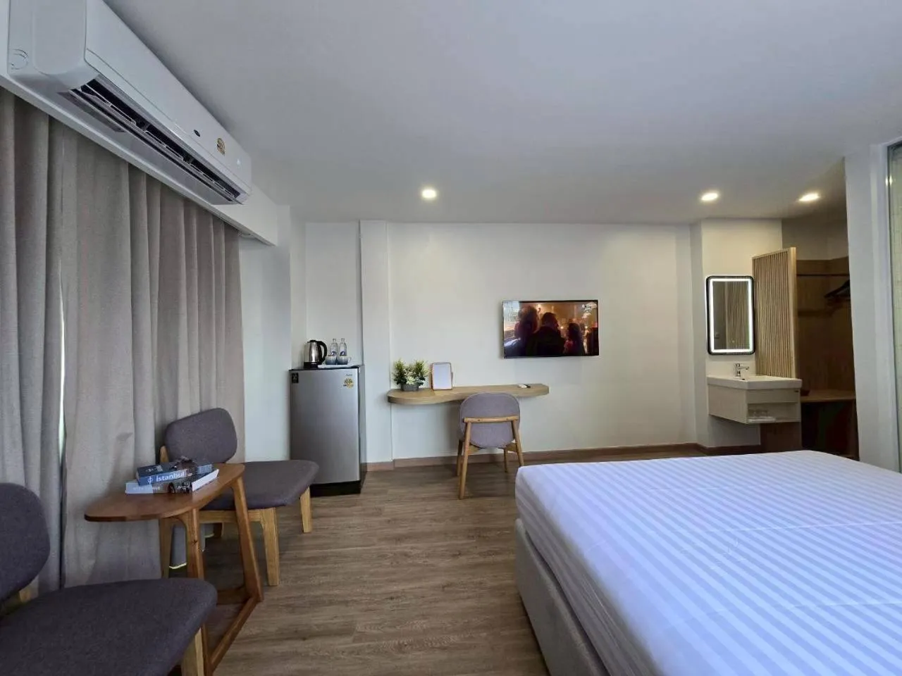 Bed in HOUSE HOTEL Central Pattaya