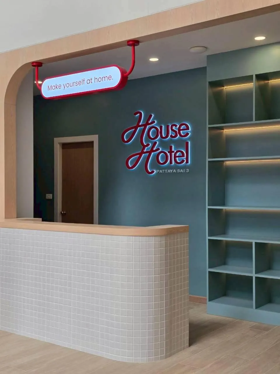 Property logo or sign in HOUSE HOTEL Central Pattaya