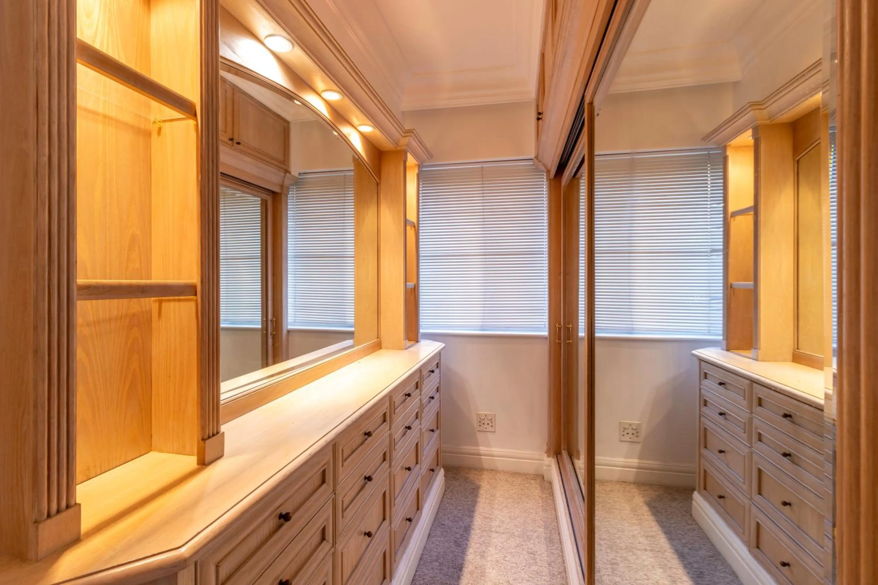 wardrobe in Beachfront Seaview