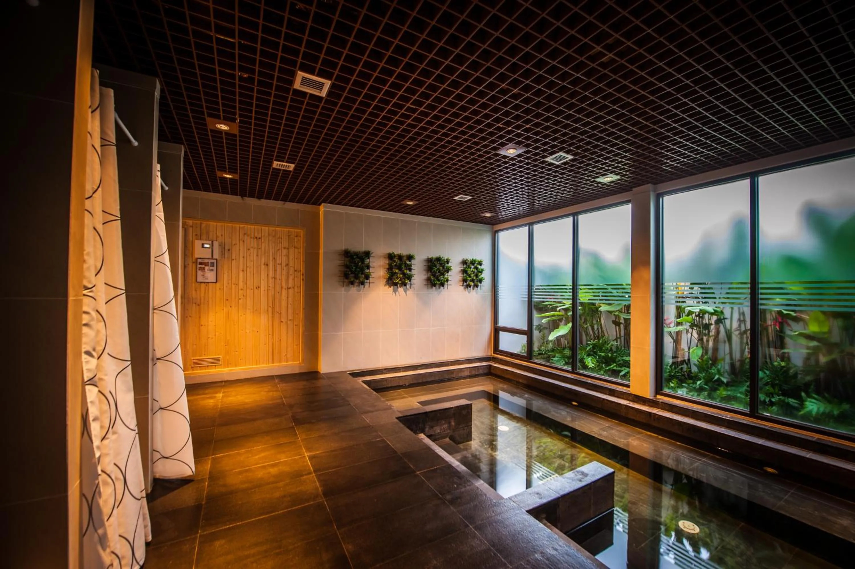 Hot Spring Bath in Burgundy Residence 304