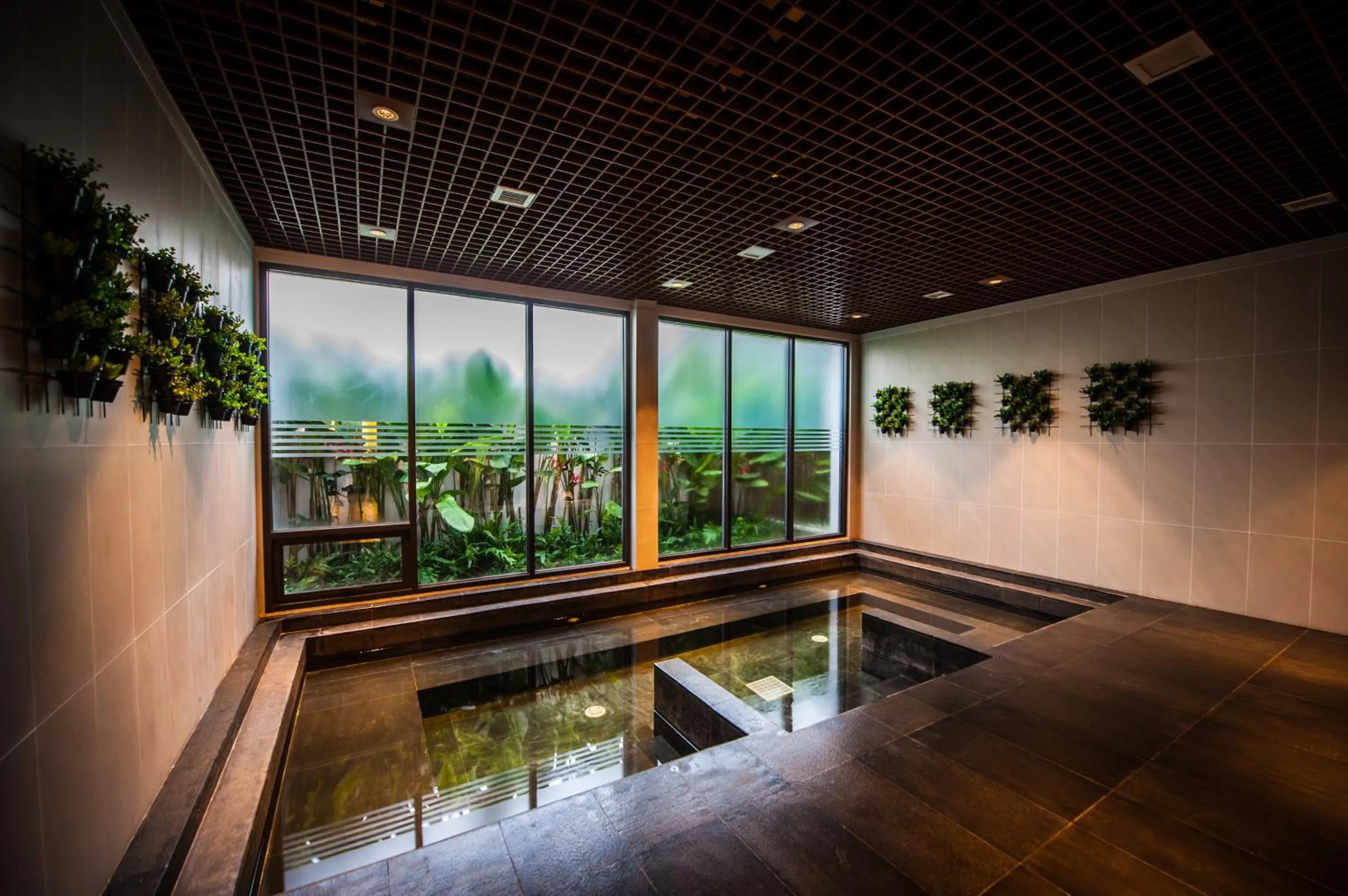 Hot Spring Bath in Burgundy Residence 304