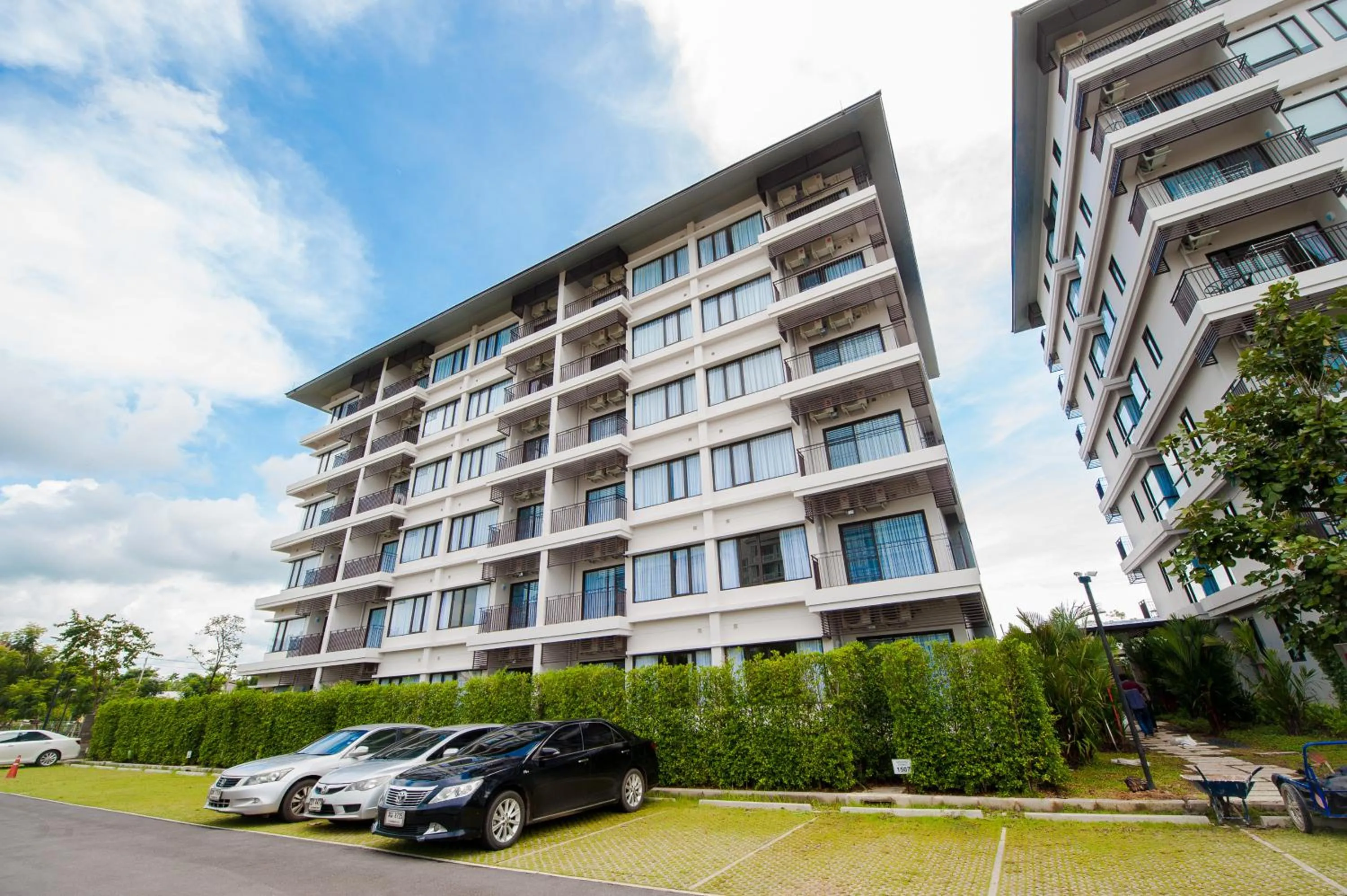 Natural landscape in Burgundy Residence 304