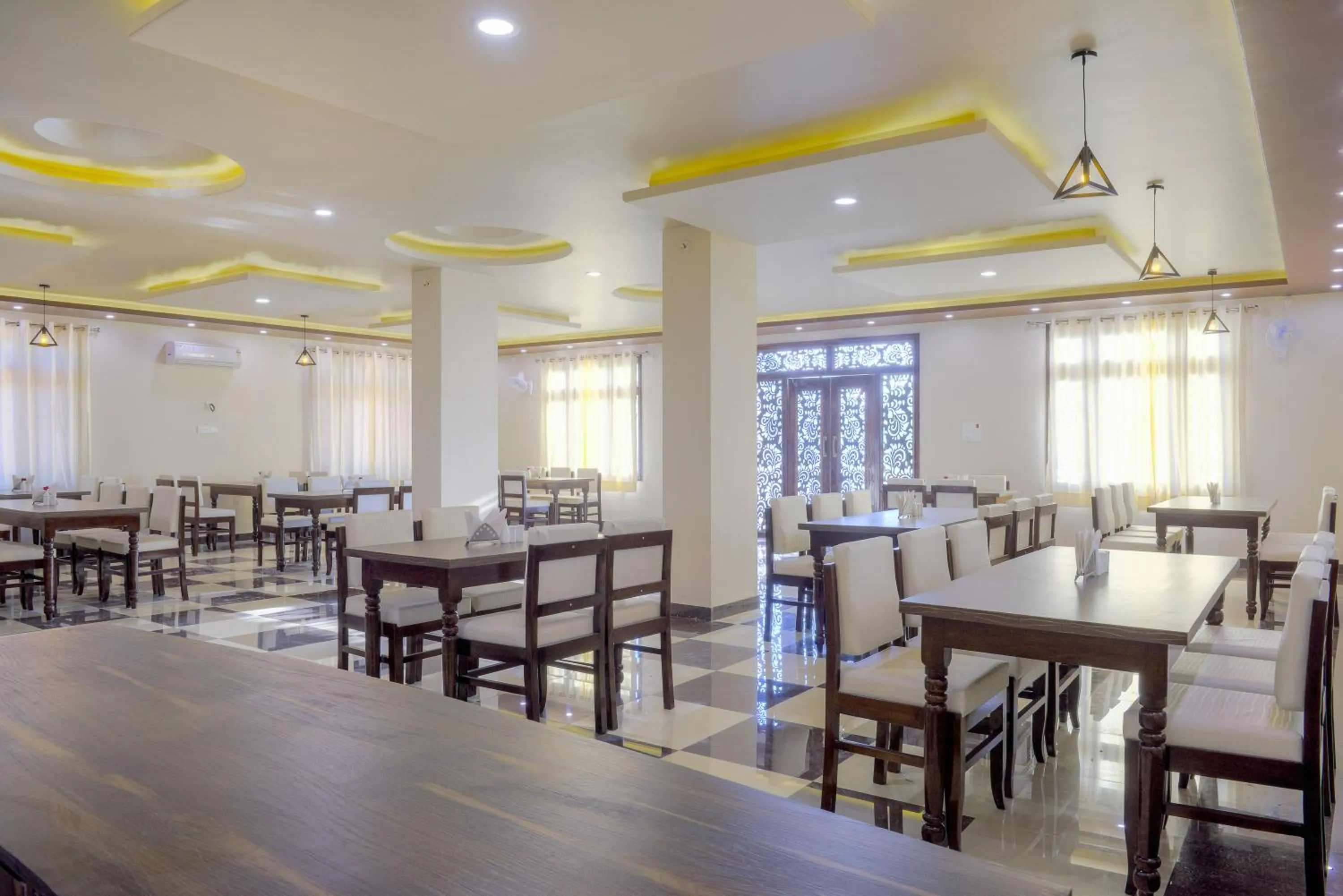 Restaurant/places to eat in Hotel Pushkar Legacy