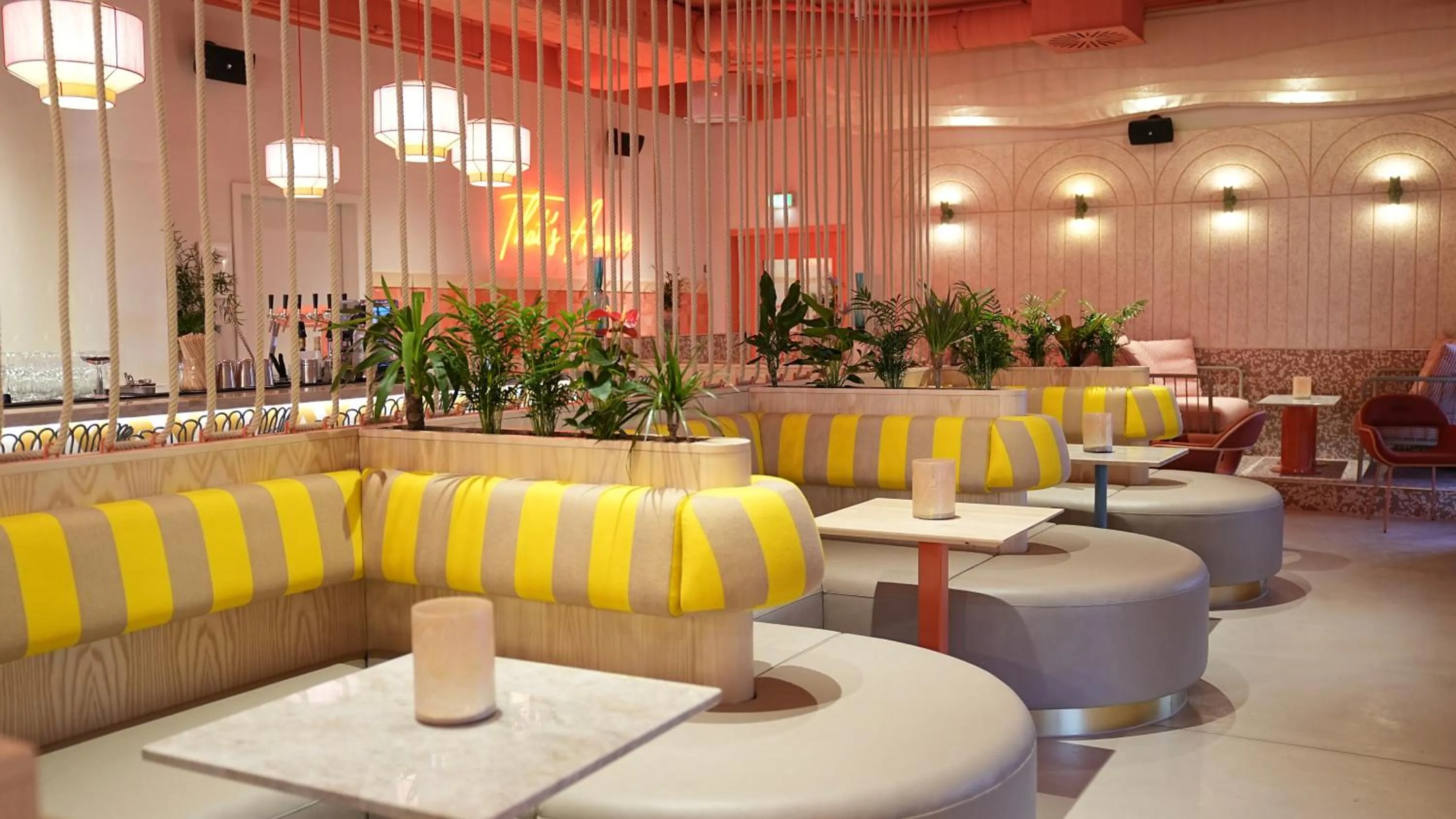 Lounge or bar in Beach Apartments Heiligenhafen