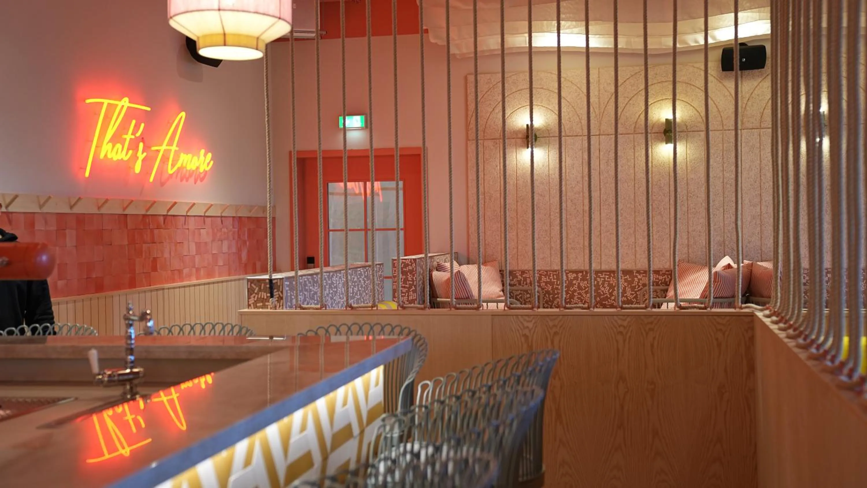 Lounge or bar in Beach Apartments Heiligenhafen