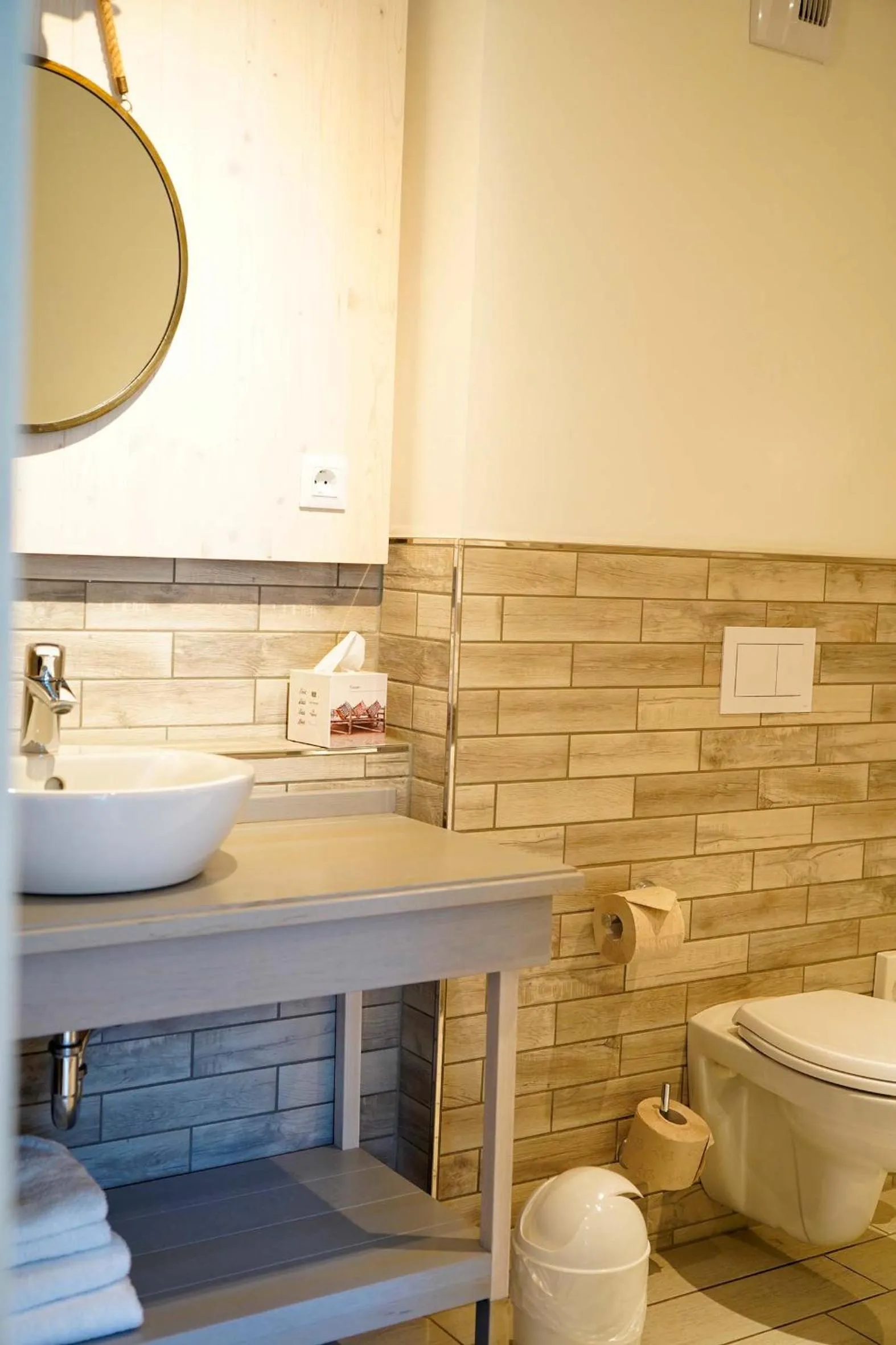 Toilet in Beach Apartments Heiligenhafen