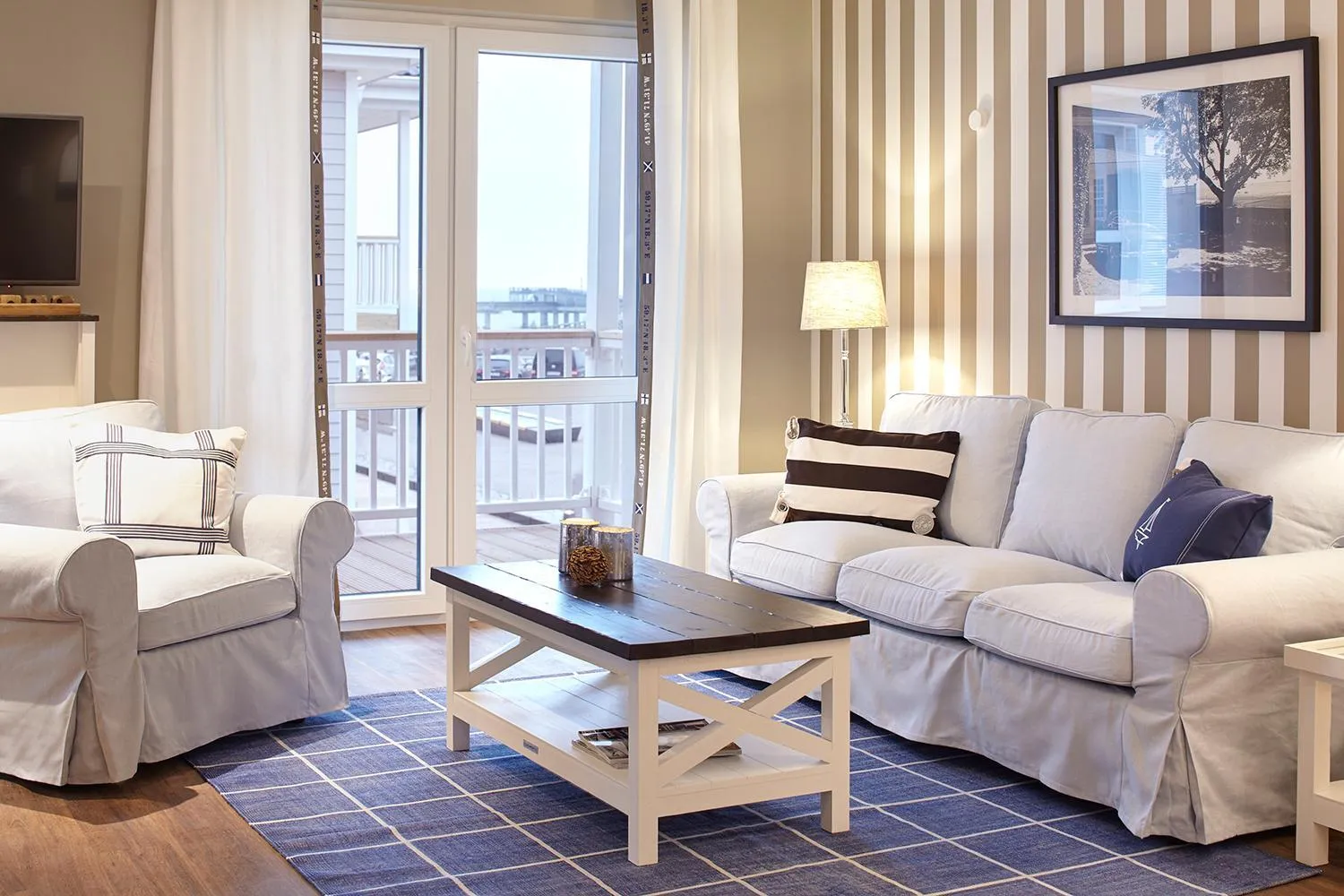 Living room, Bed in Beach Apartments Heiligenhafen