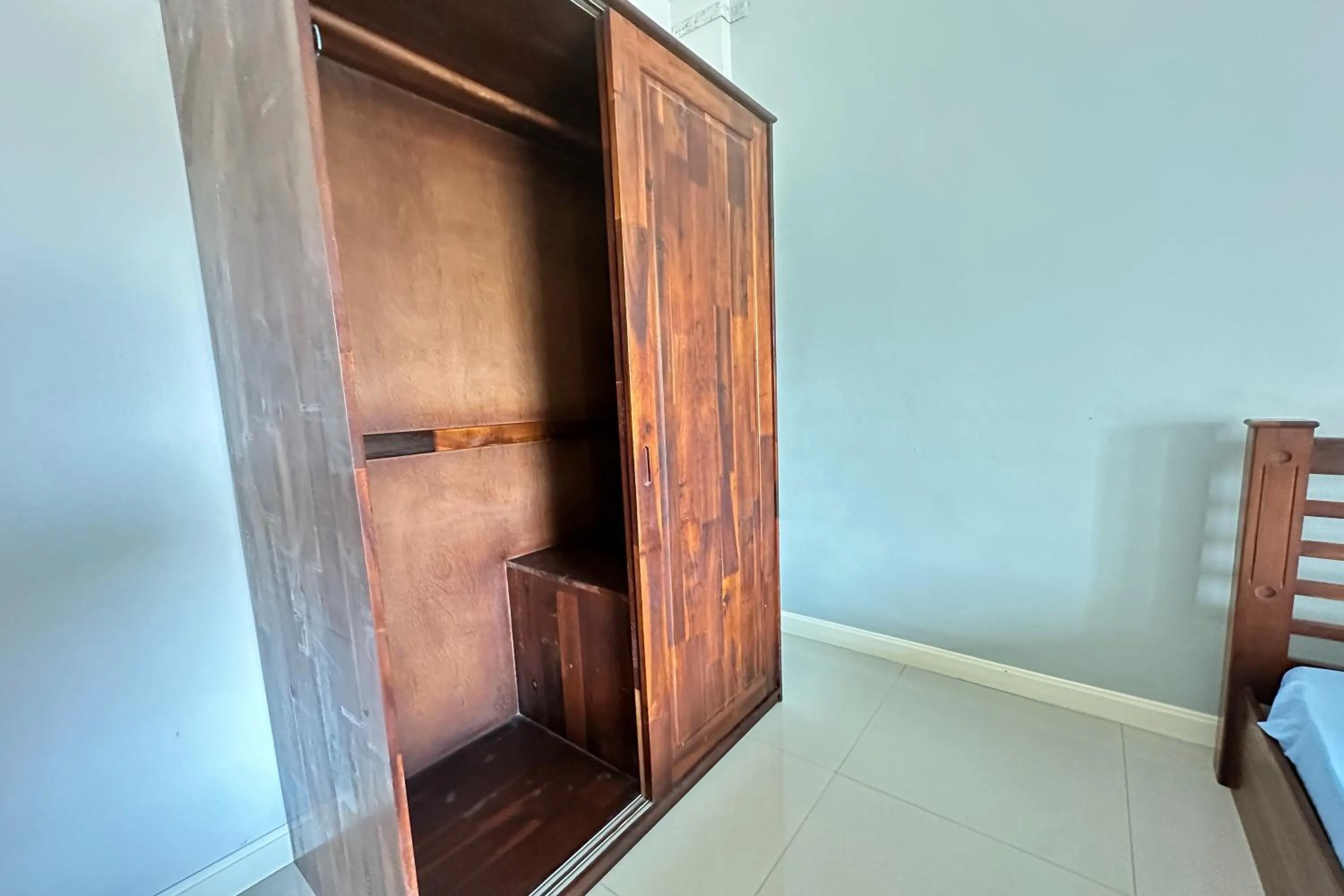 Bedroom, Bed in Tara Apartment