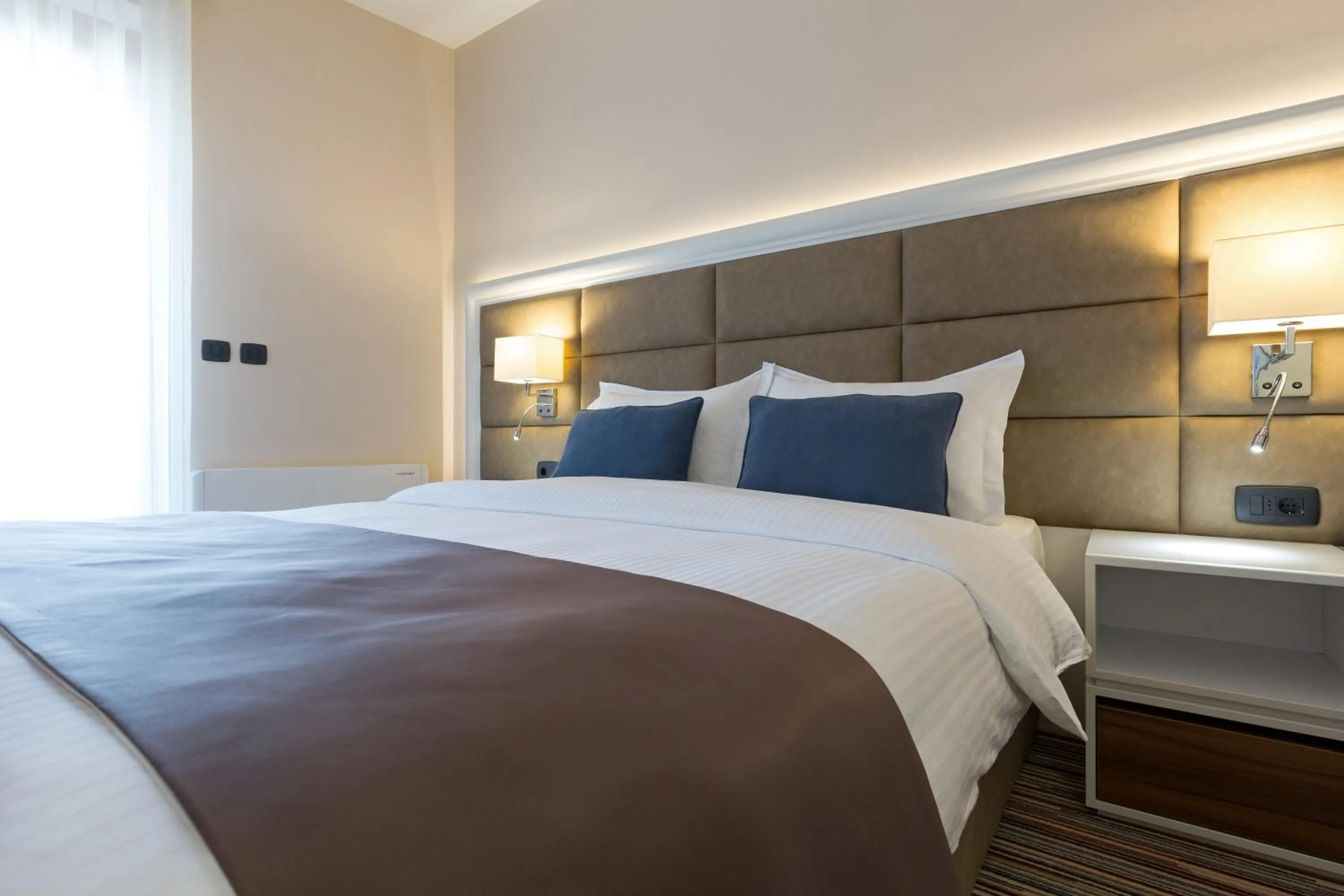 Bedroom, Bed in Hotel TESLA - Smart Stay Garni