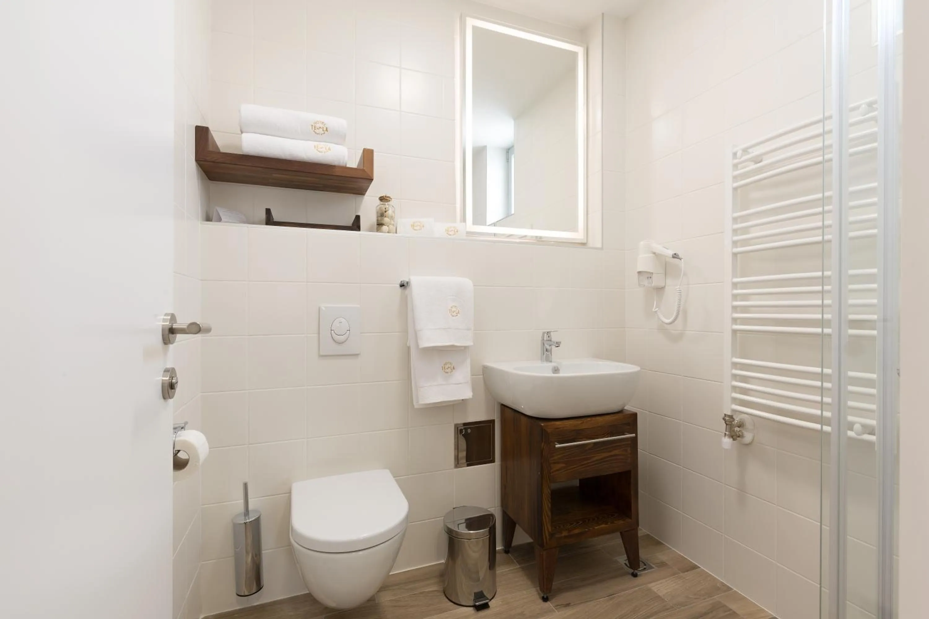 Bathroom in Hotel TESLA - Smart Stay Garni