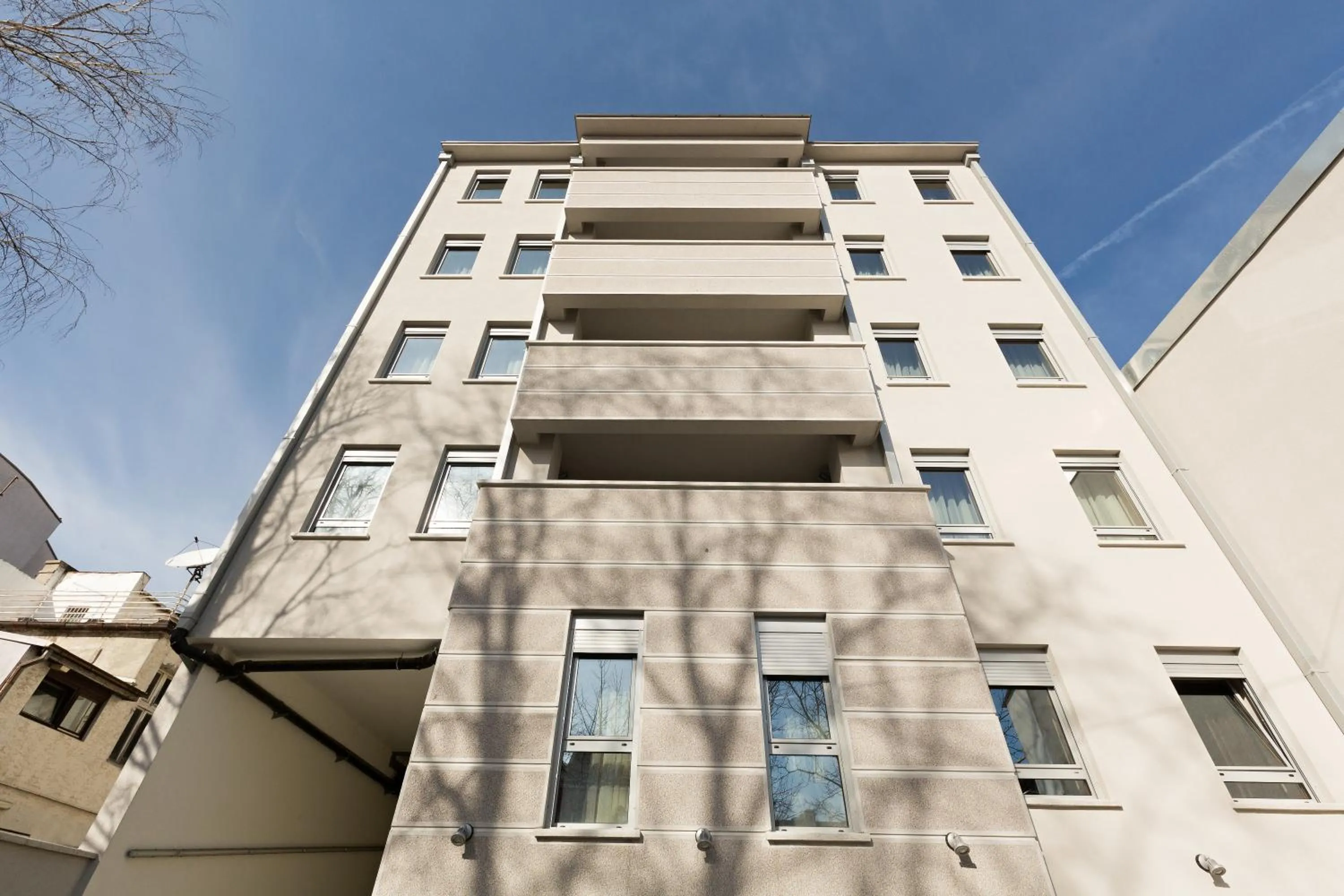 Property building in Hotel TESLA - Smart Stay Garni